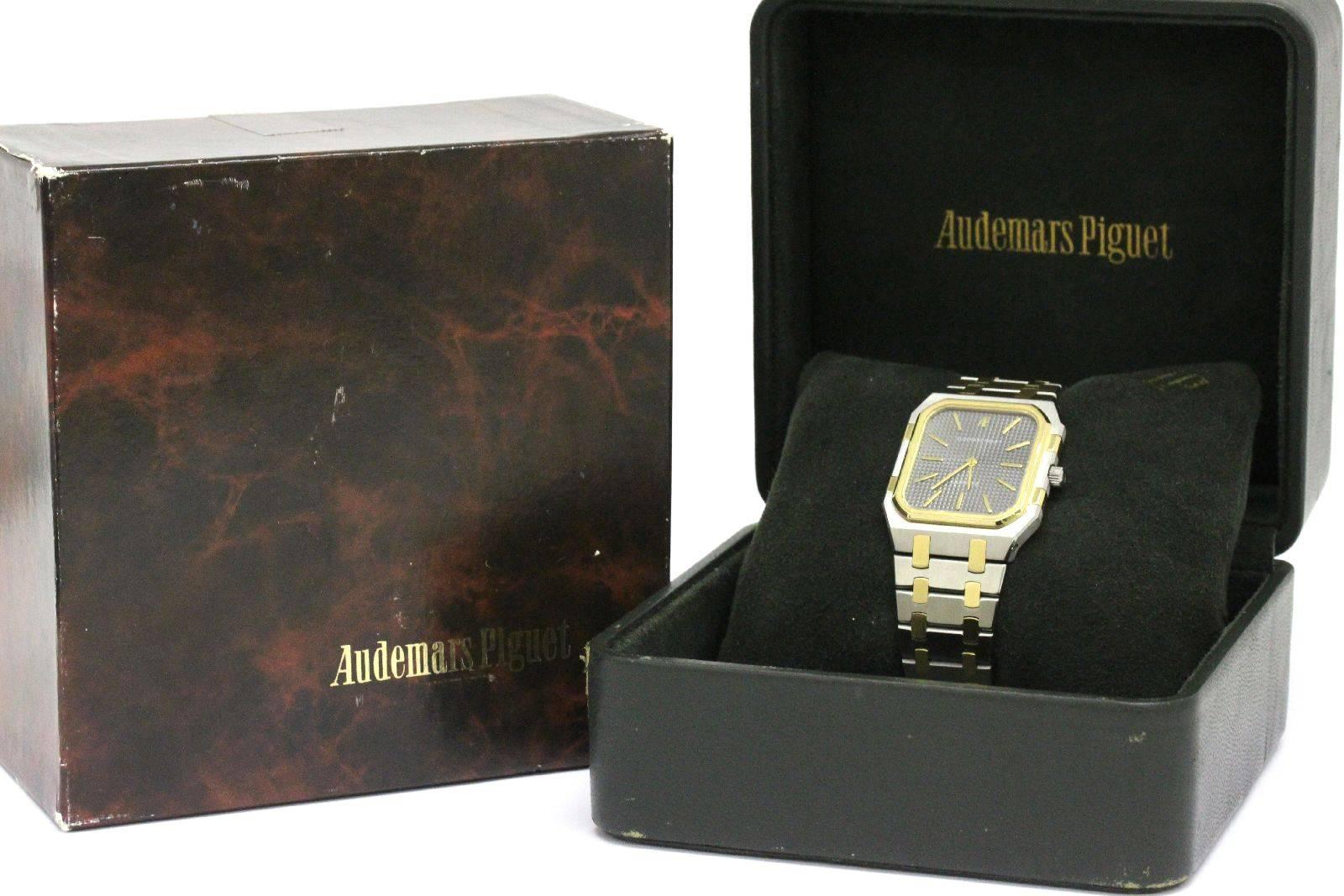 CURATOR'S NOTES

18kt yellow gold
Stainless stell
Quartz movement
Gray dial
Case diameter 32mm
Band 6.9