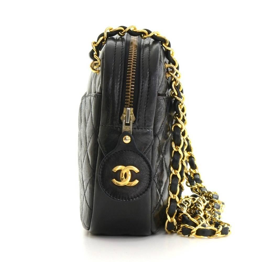Chanel Vintage Black Quilted Lambskin Gold Chain Hardware Camera Shoulder Bag In Good Condition In Chicago, IL