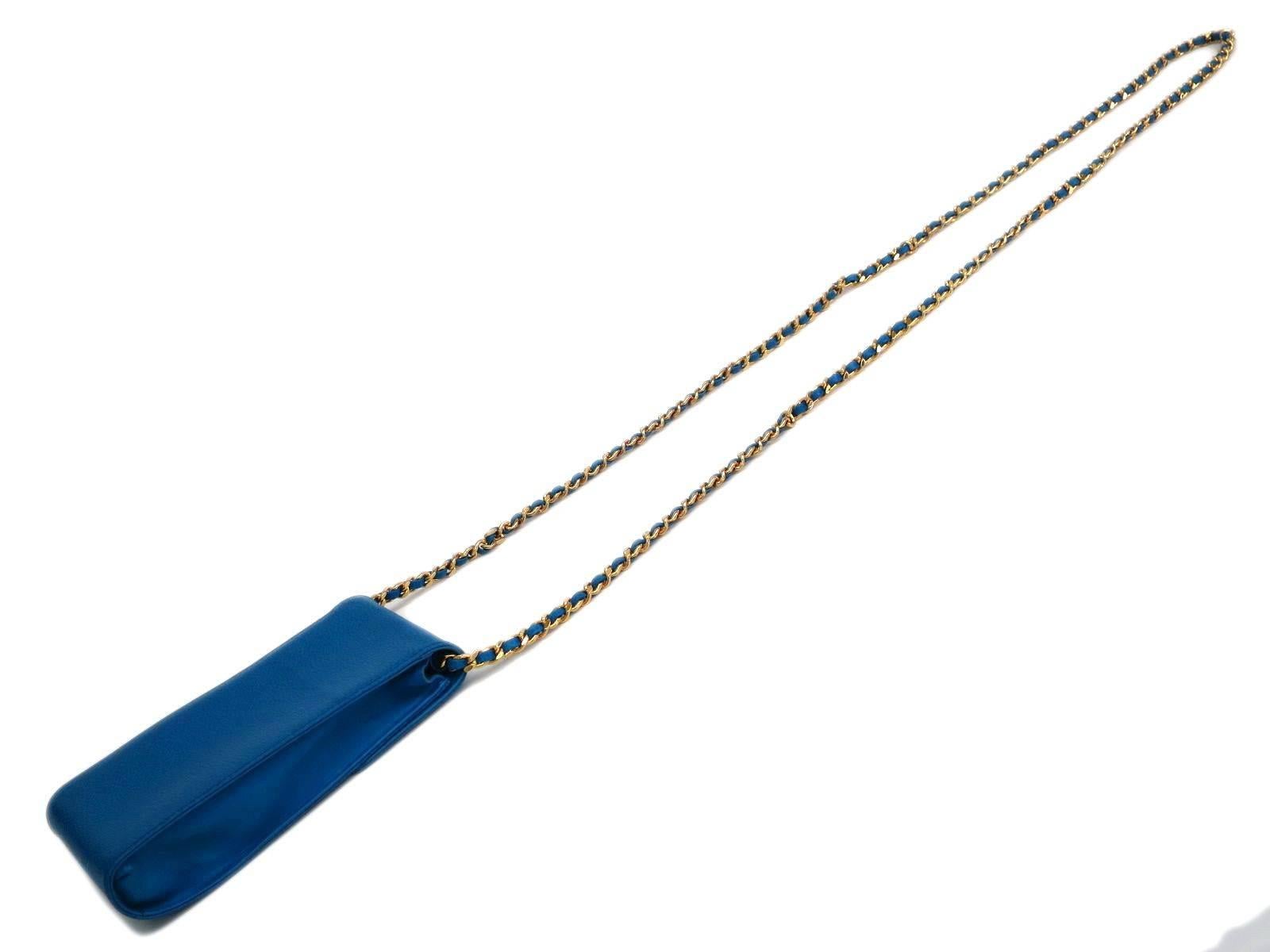 ANMERKUNGEN DES KURATORS

UNGLAUBLICHER Preisnachlass nur für kurze Zeit!

Kaviarleder
Gold-Hardware
Schnappverschluss
Hergestellt in Italien
Datumscode 4692550
Misst 6::5 Zoll; H x 3::1 Zoll B x 0::8 T
Schultergurt 49::5 Zoll;
Inklusive originaler