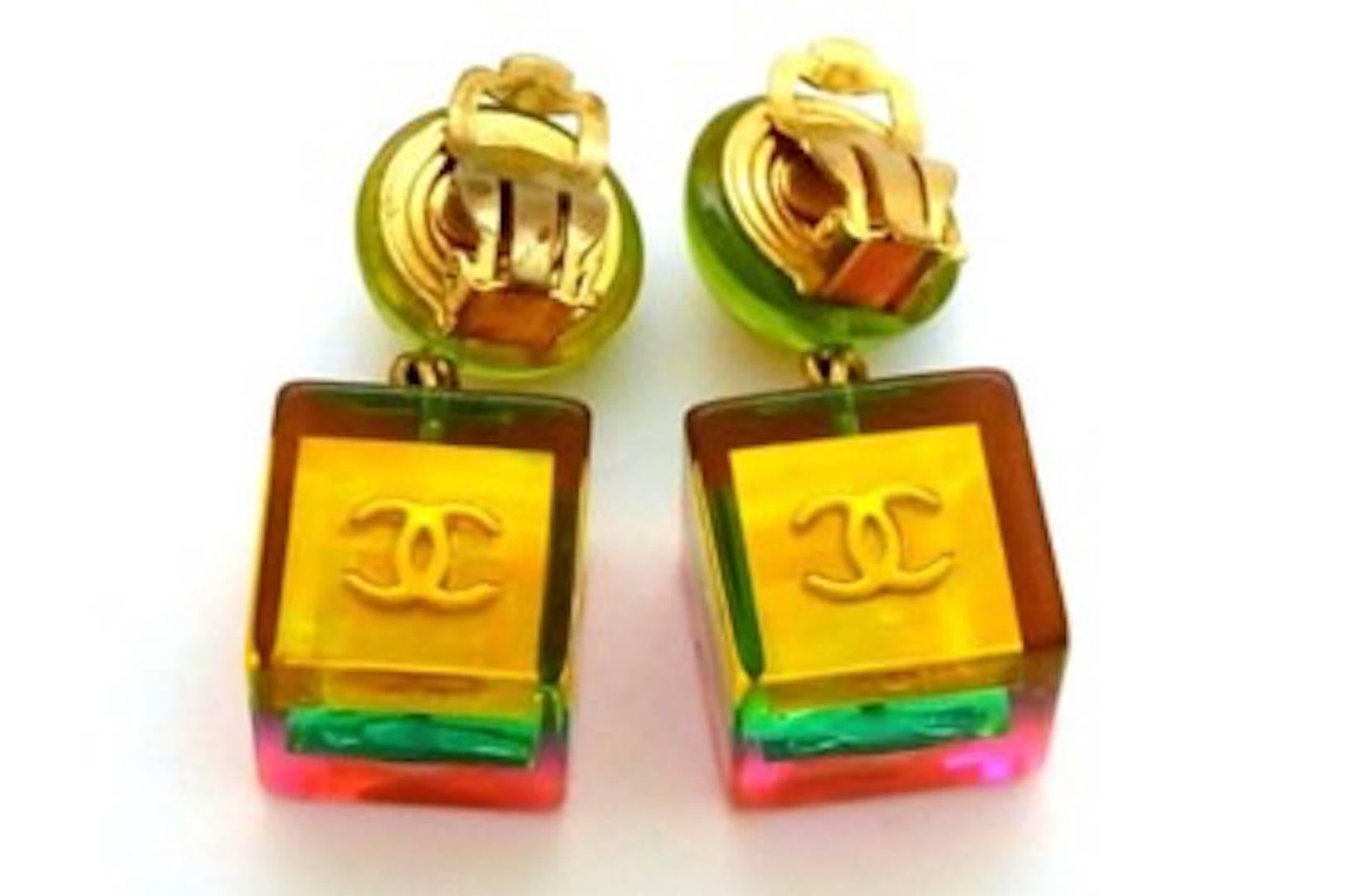 Chanel RARE Vintage Pink Yellow Green Gold No. 5 CC Cube Drop Earrings in Box In Excellent Condition In Chicago, IL