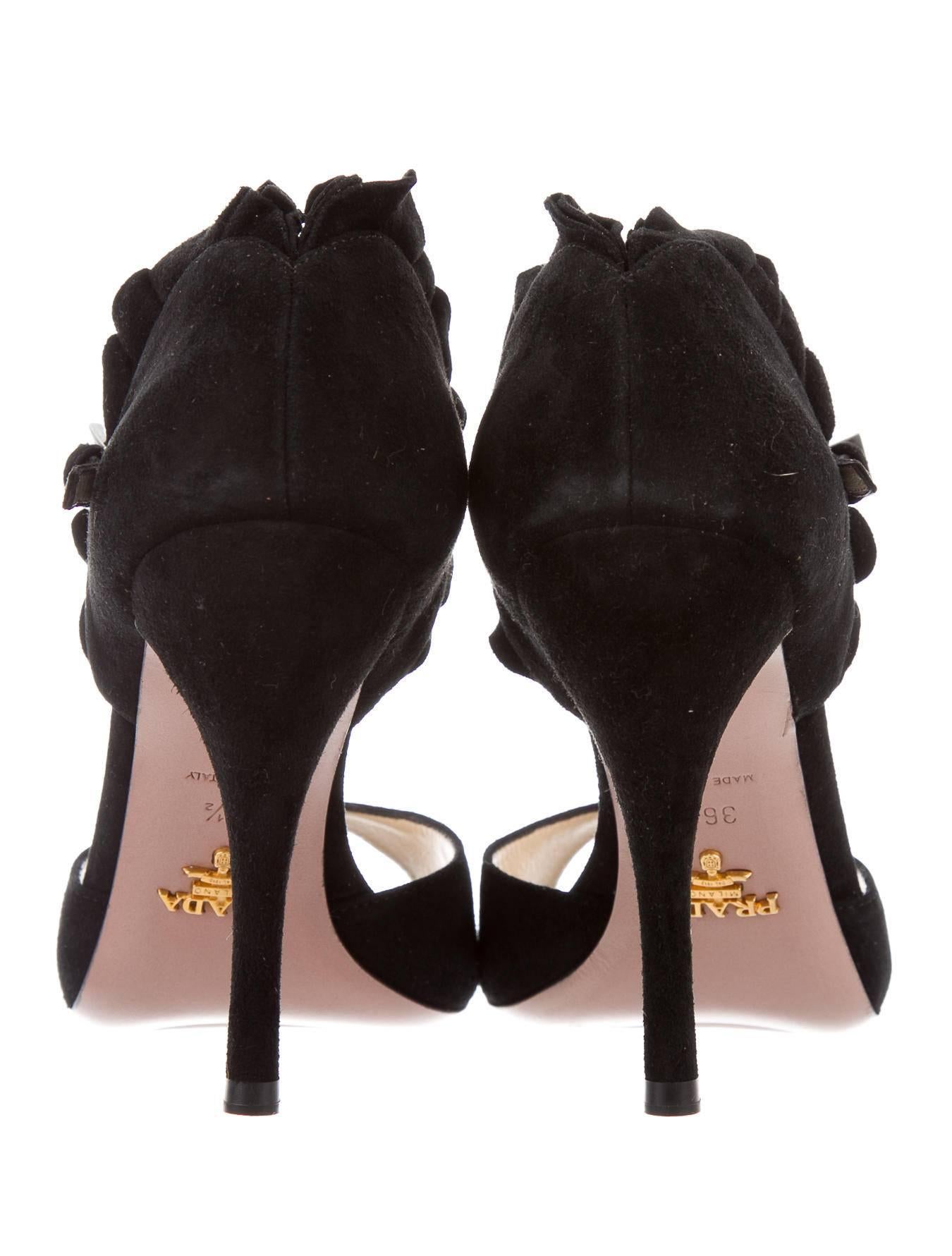 CURATOR'S NOTES

Size IT 36.5 (US 6.5)
Suede
Ankle buckle closure
Made in Italy
Heel height 4