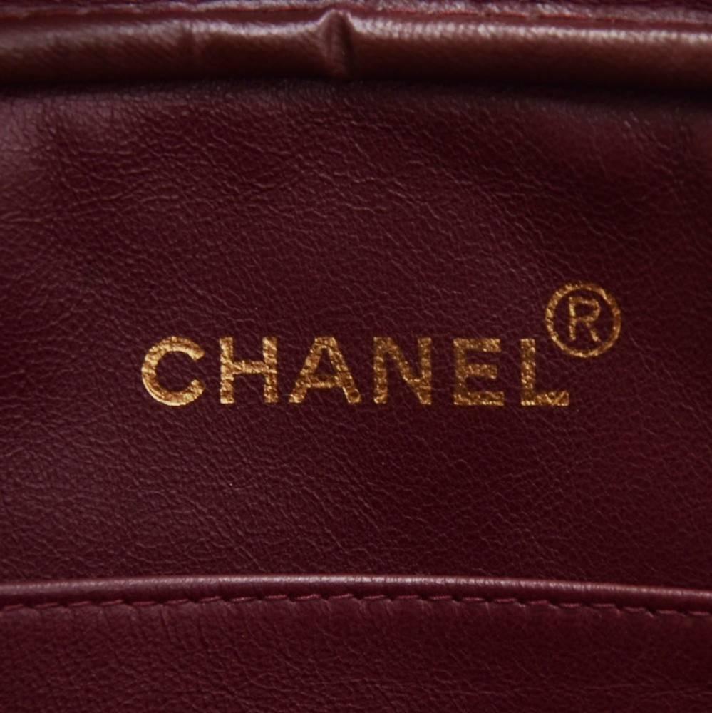 Chanel Vintage gesteppt schwarzes Lammfell Leder Gold Kette große Umhängetasche 3