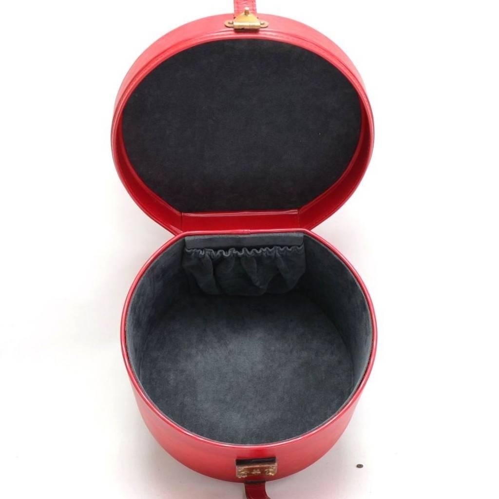 Women's Louis Vuitton Vintage Red Epi Leather Gold HW Travel Storage Hat Box With Keys