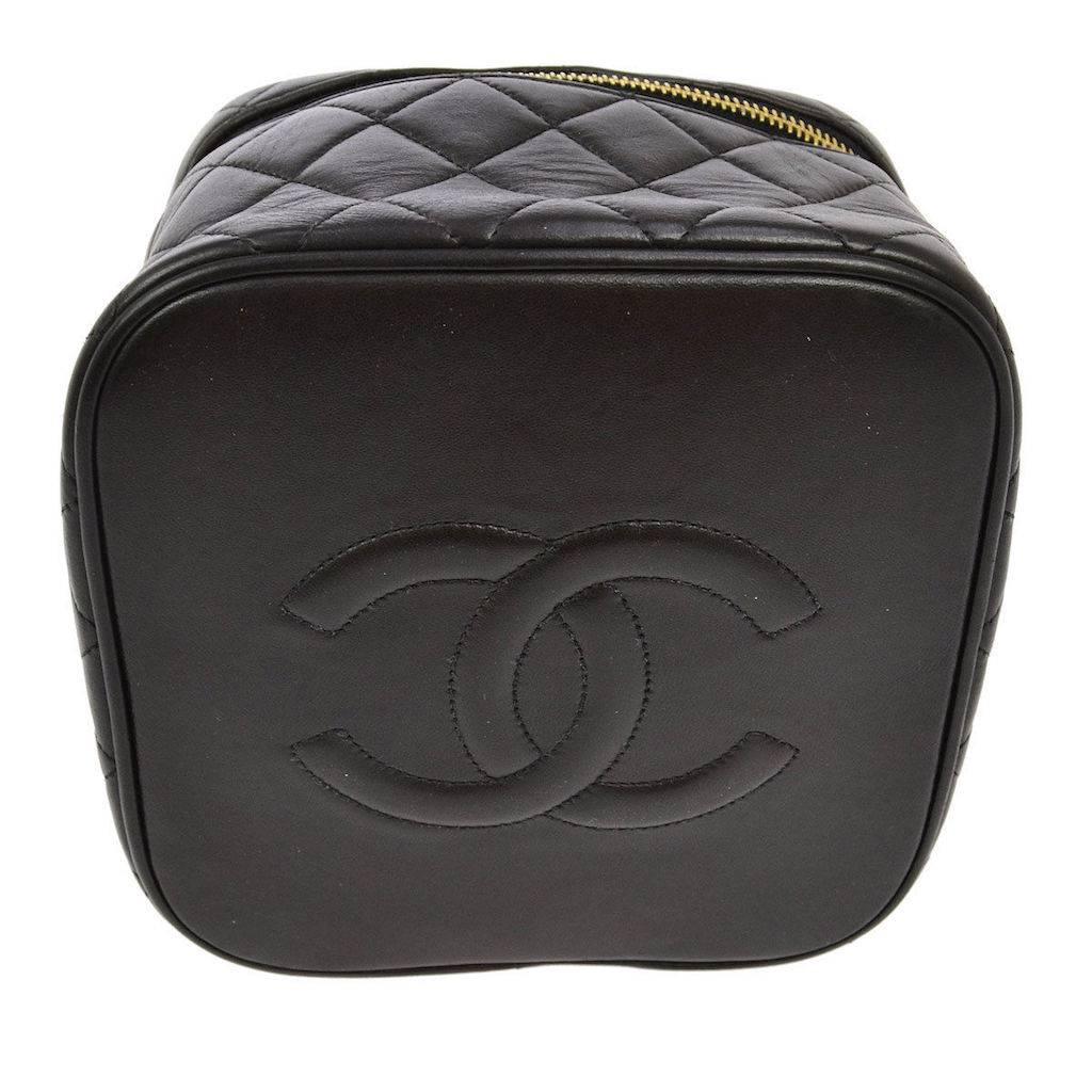 Women's Chanel Vintage Black Lambskin Cosmetic Vanity Travel Evening Top Handle Bag