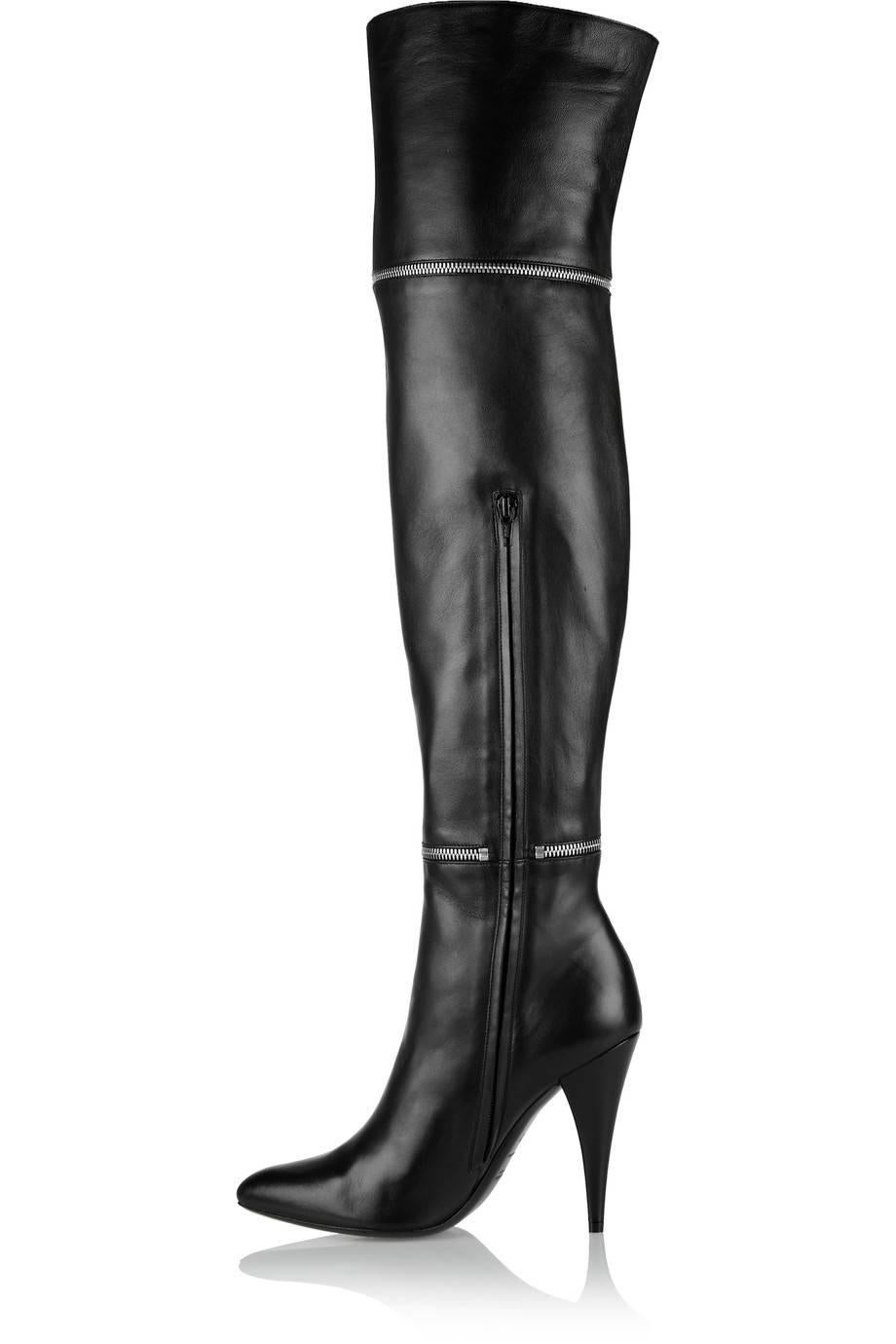 CURATOR'S NOTES

Saint Laurent NEW Black Leather Zipper Over the Knee Heels Boots in Box  

Size IT 36
Leather
Silver hardware
Zipper closure
Leather lining
Made in Italy
Heel height 4"
Includes original Saint Laurent box