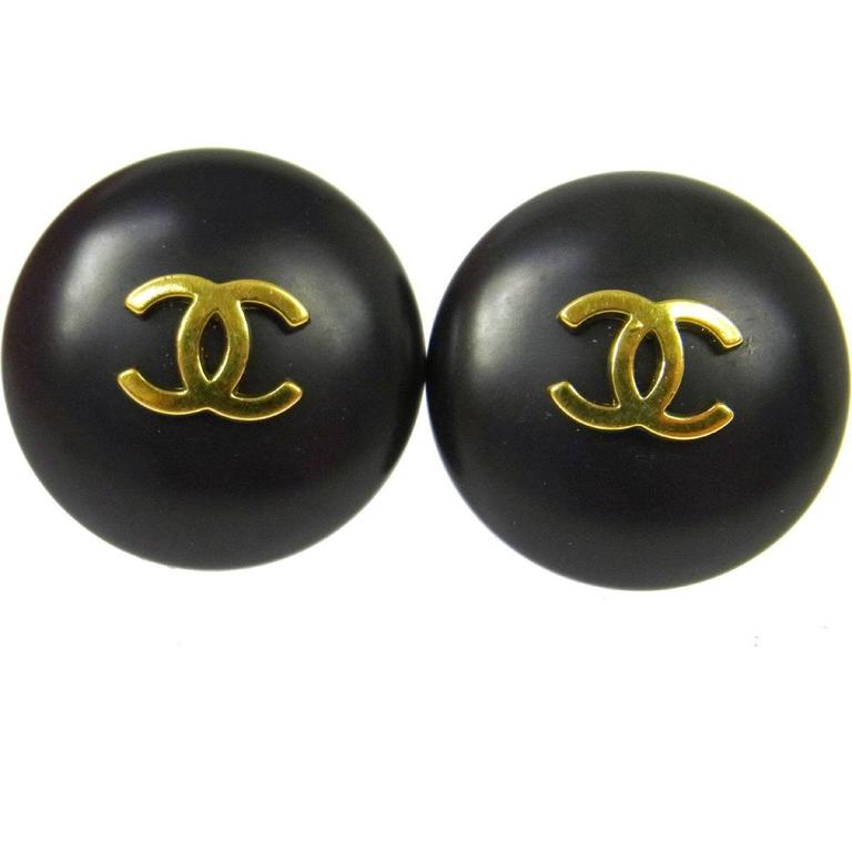 chanel black stud earrings