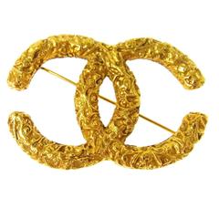 Chanel Vintage Gold Textured Hammered Charm Pin Brooch