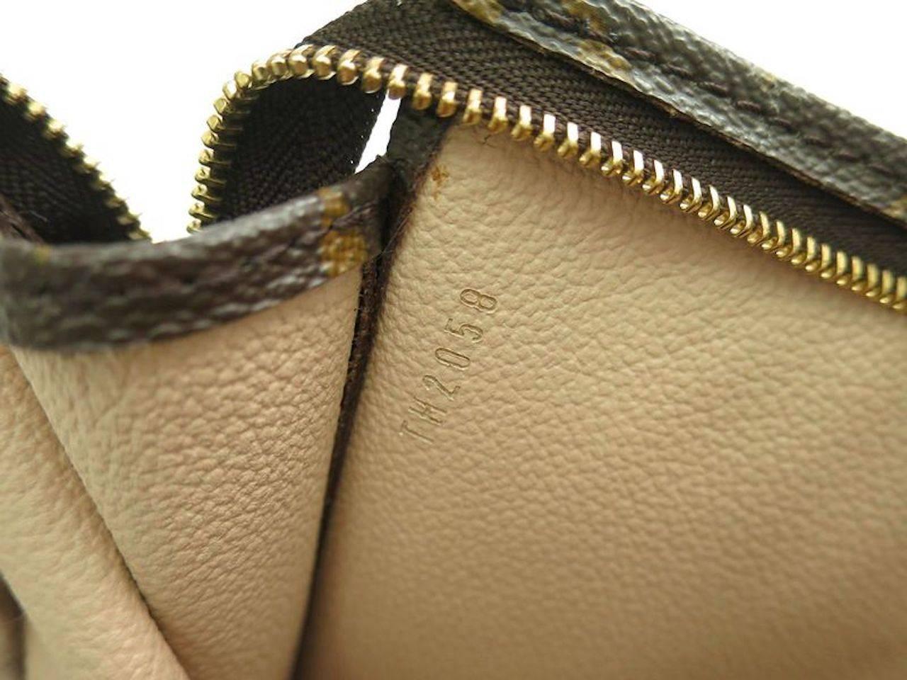 Louis Vuitton Monogram Canvas Men's Unisex Carryall Storage Travel Clutch Bag In Excellent Condition In Chicago, IL