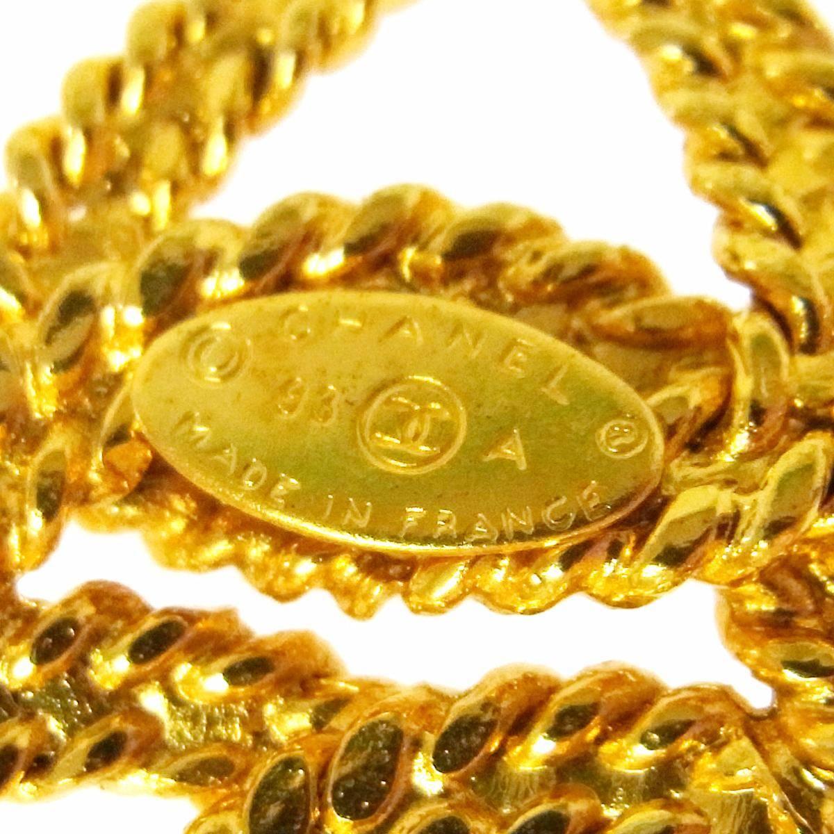 Women's Chanel Vintage Gold Textured Brass Single Strand Medallion Charm Necklace