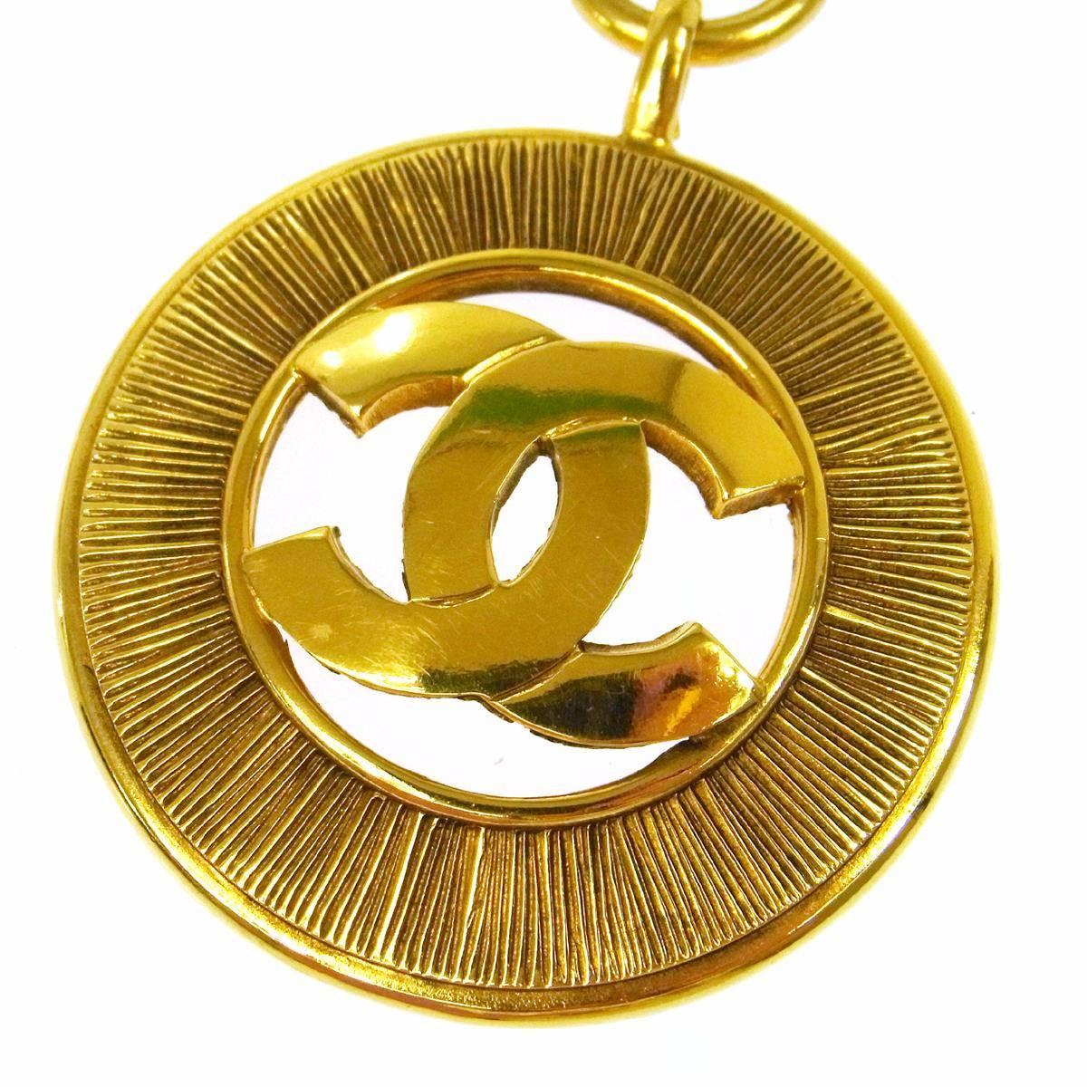 CURATOR'S NOTES

Brass
Gold tone hardware
Lobster claw closure
Made in France
Charm diameter 2
