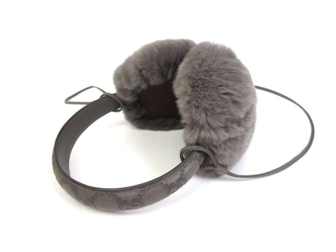 CURATOR'S NOTES

Gucci NEW Monogram Logo Fur Men's Women's Unisex Ear Muffs in Box 

Fur (Rabbit)
Leather trim
Made in Italy
Headband length 30"
Measures 6" W x 8" H x 5" D
Includes original Gucci dust bag and box