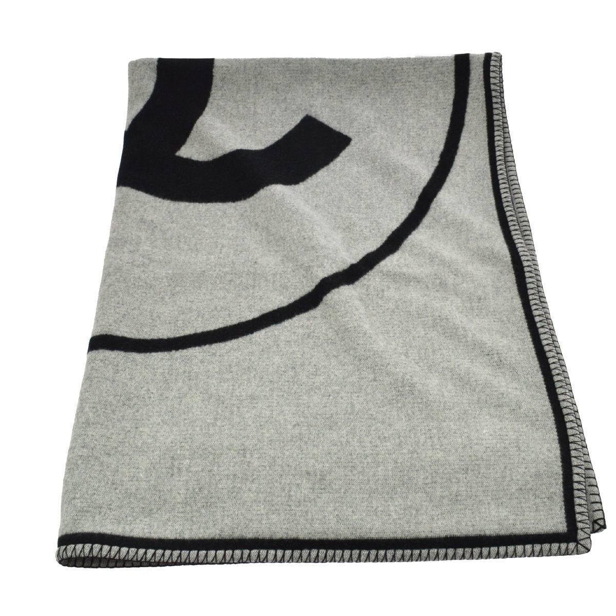 Chanel LIKE NEW Black Gray Reversible Wool Cashmere Shawl Throw Blanket at  1stDibs