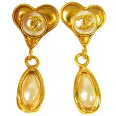 Chanel Vintage Gold Double Pearl Heart Charm Evening Drop Dangle Earrings 