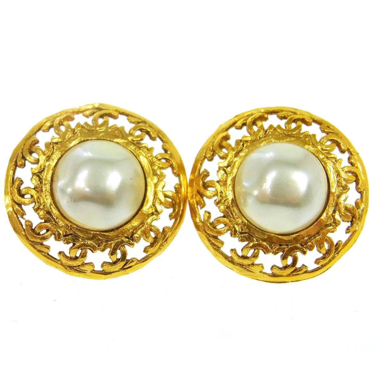 Chanel Vintage Textured Gold Pearl Charm Evening Button Stud Earrings