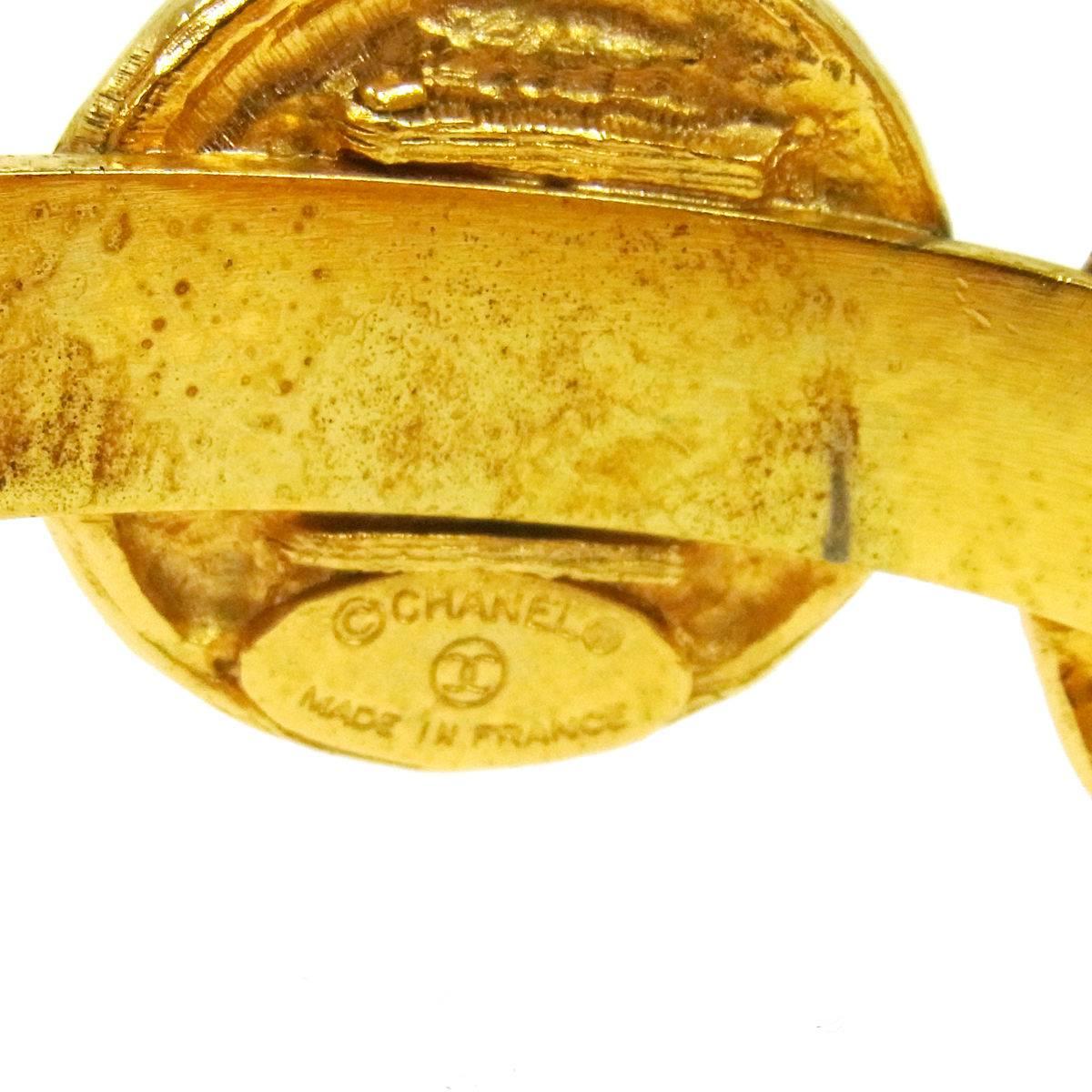 Women's Chanel Vintage Gold Textured Dual Lion Round Coin Charm Evening Cuff Bracelet