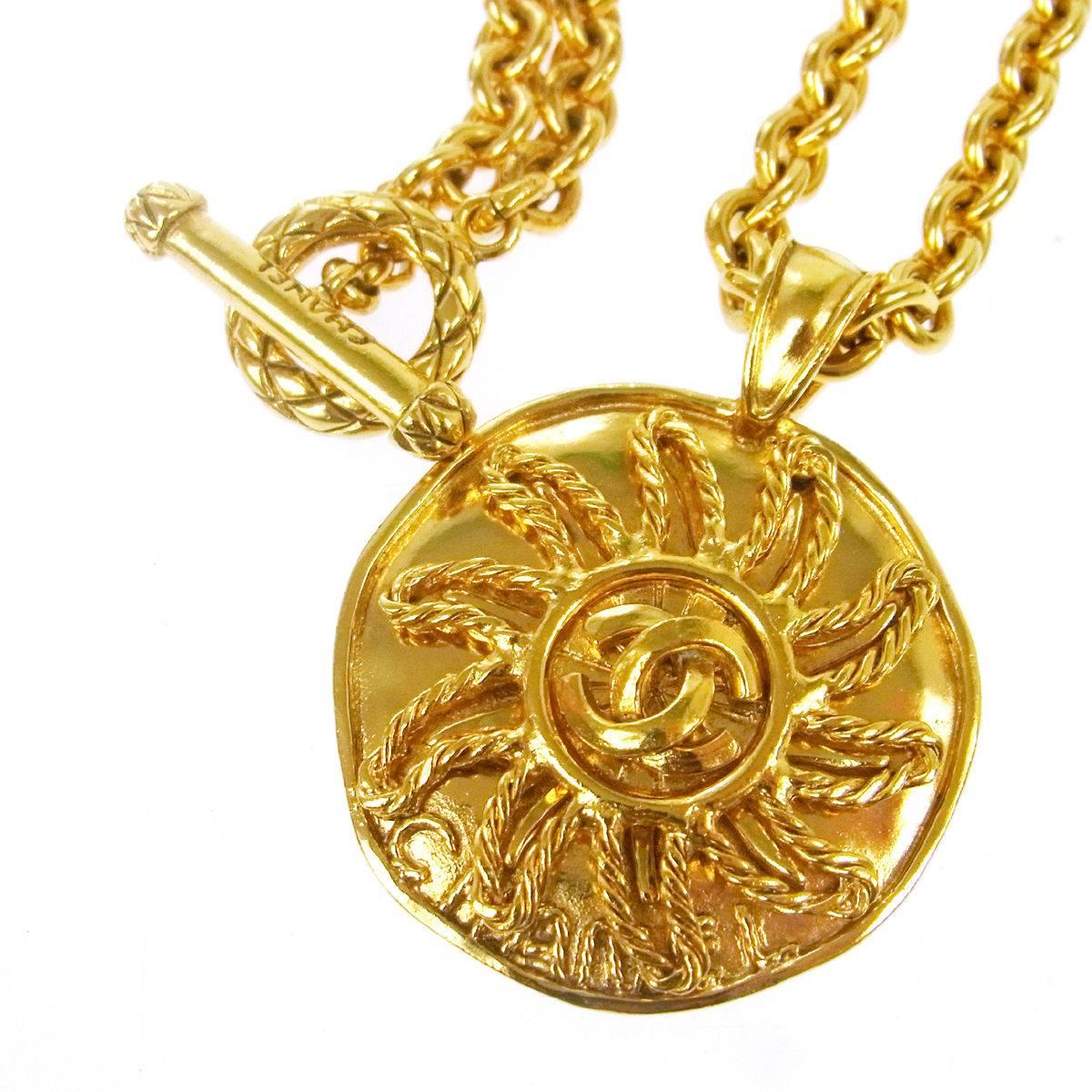 Chanel Vintage Gold Textured Sun Charm Coin Link Long Drape Necklace in Box In Excellent Condition In Chicago, IL