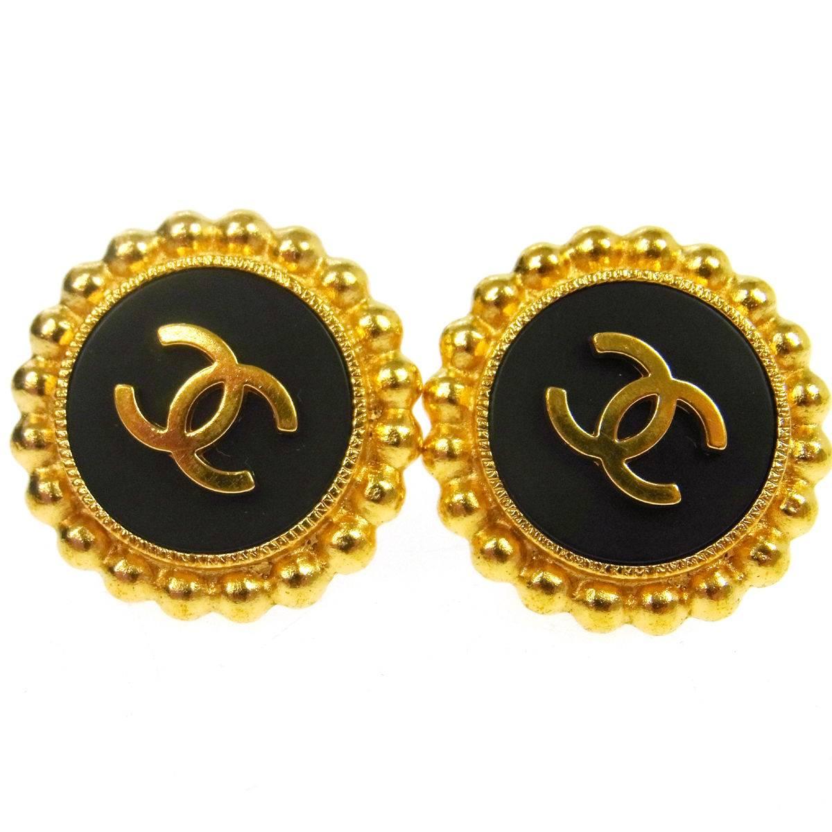 Chanel Vintage Gold Black Enamel Round Charm Textured Stud Evening Earrings