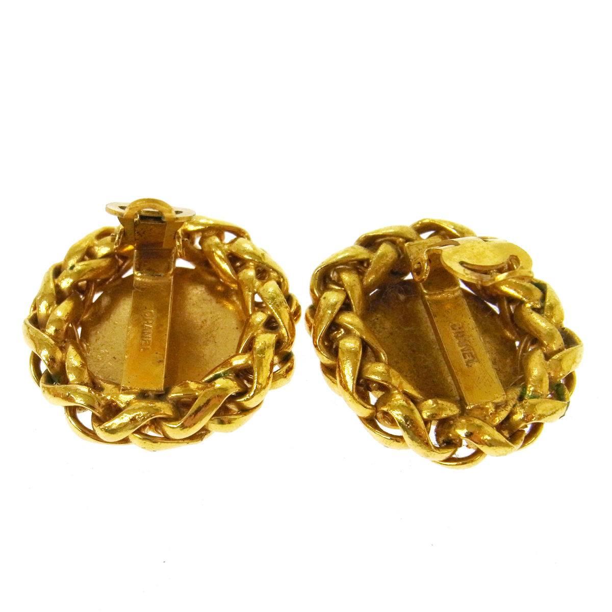 Chanel Gold Textured Chain Black Round Stud Earrings In Excellent Condition In Chicago, IL