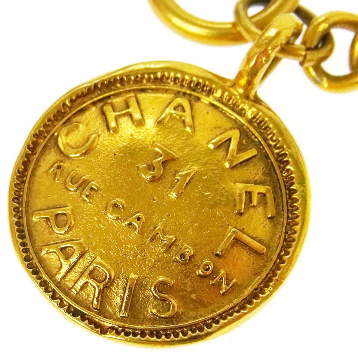 CURATOR'S NOTES

Metal
Gold tone
Lobster claw closure
Made in France
Charm diameter 1.3"
Link length ~9"

Shop Newfound Luxury for authentic pre-owned Chanel charm bracelets.