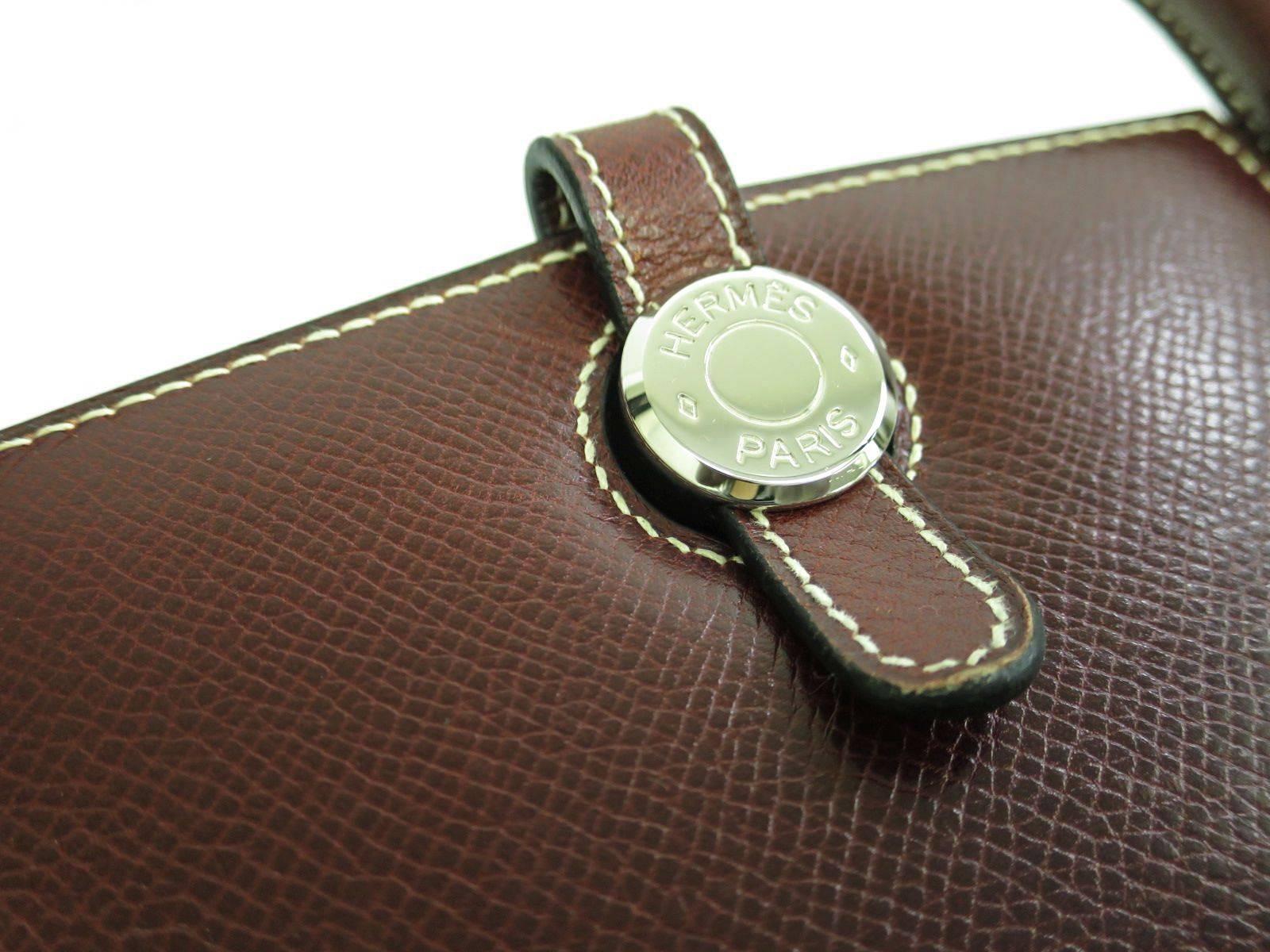 CURATOR'S NOTES

Leather
Palladium hardware
Date code Square E
Made in France
Handle drop 12