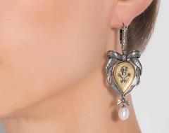 Alexander McQueen NEW & SOLD OUT Crystal Skull Pearl Evening Earrings