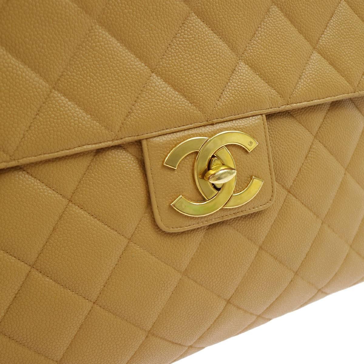 Chanel Nude Tan Caviar Leather Quilted Men's Women's Briefcase Top Handle Bag 

Caviar
Gold tone hardware
Turnlock closure
Leather lining
Made in France
Date code 2723255
Handle drop 3