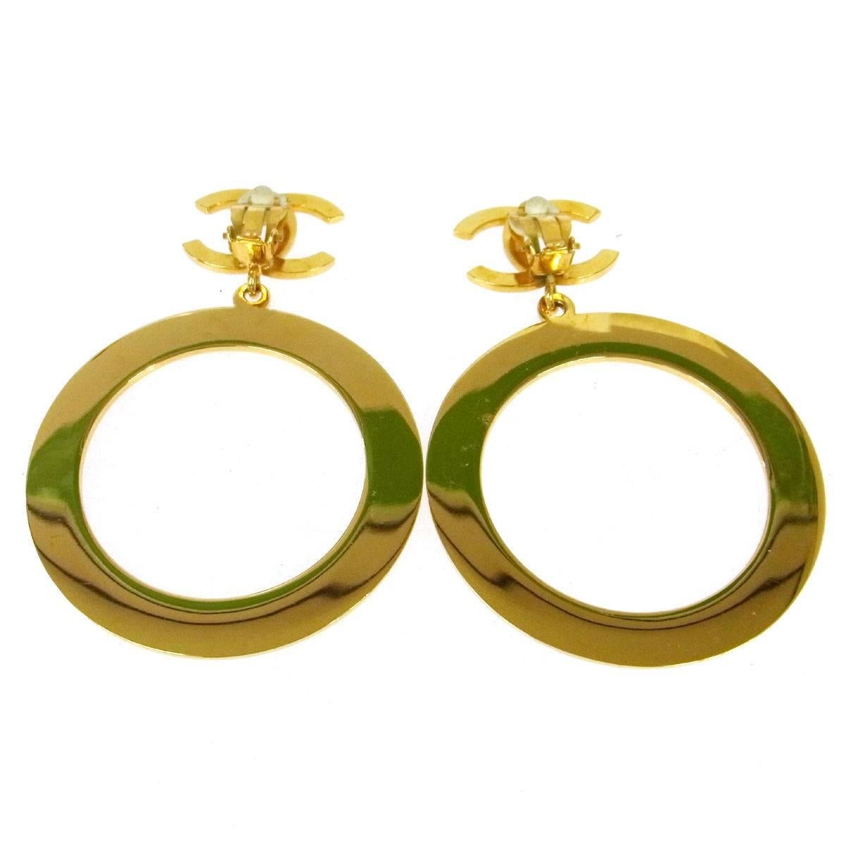 Chanel Rare Vintage Gold Charm Oversize Large Doorknocker Drape Drop Earrings  In Good Condition In Chicago, IL