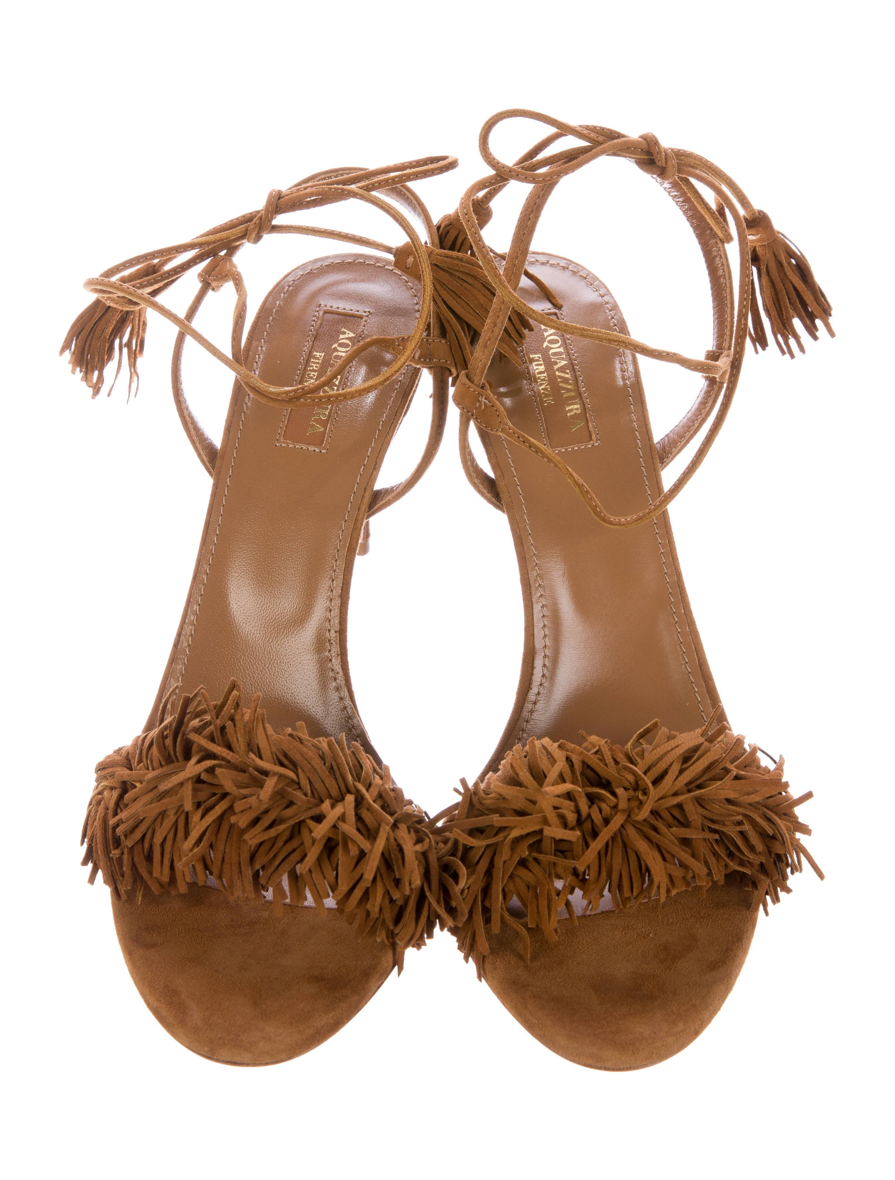 CURATOR'S NOTES

Aquazzura NEW & SOLD OUT Cognac Brown Suede Pom Pom Strappy Sandals Heels in Box 

Size IT 36
Suede
Tie closure
Made in Italy
Heel height 3.5