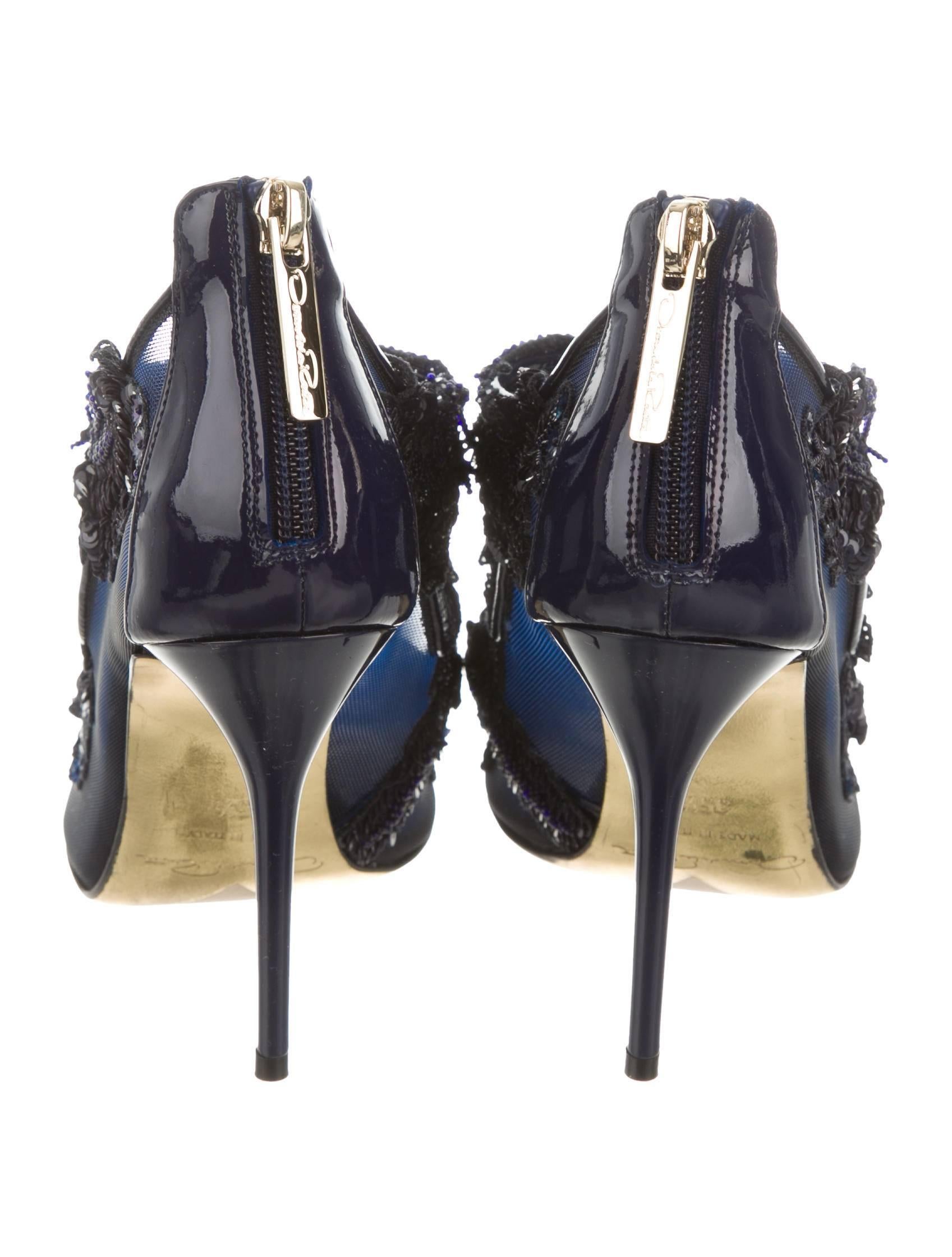 Oscar de la Renta Sequin Bead Evening Sandals Heels  In New Condition In Chicago, IL