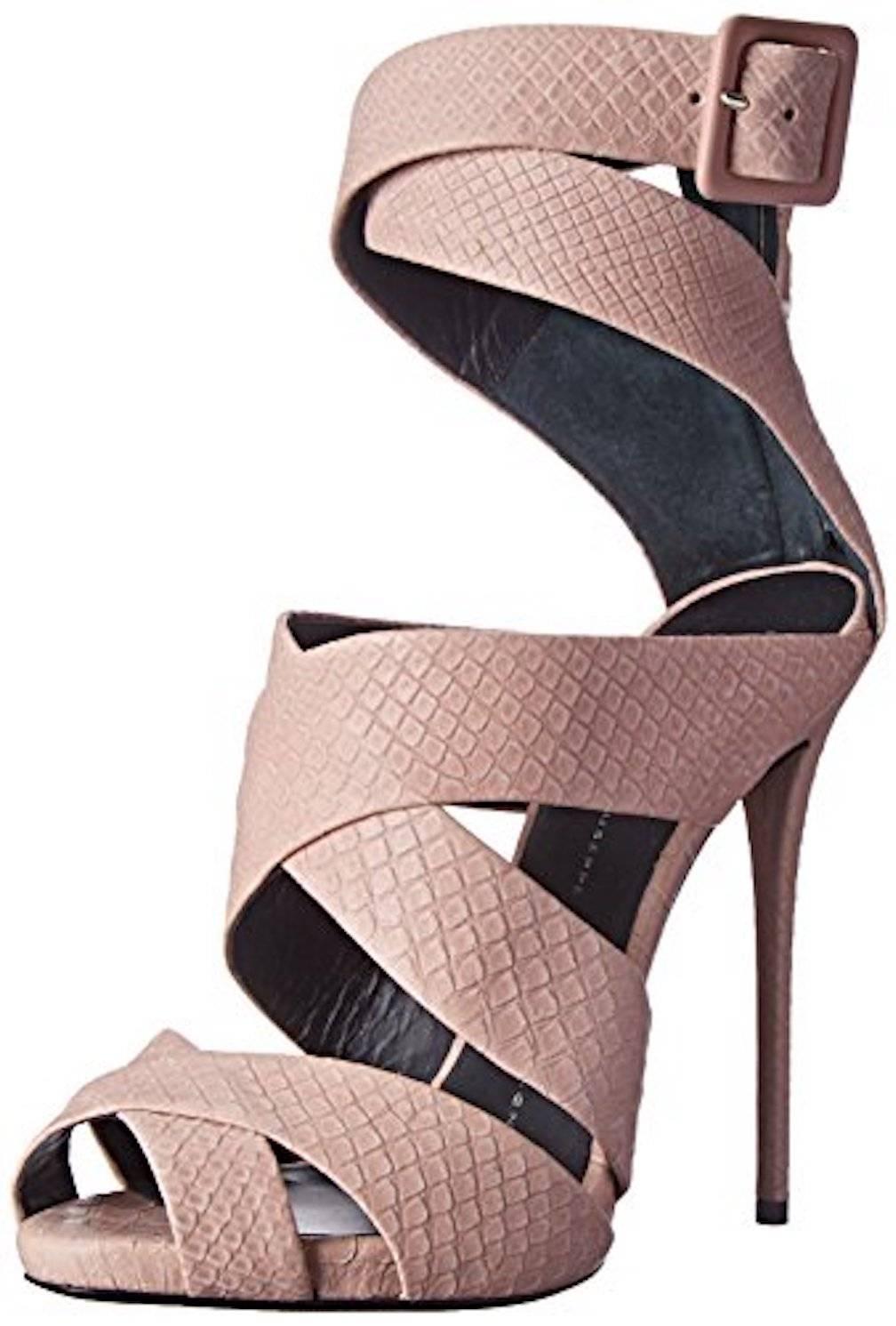 CURATOR'S NOTES

Last pair! Giuseppi Zanotti New & Sold Out Blush Python Leather Emboss Sandals Heels in Box 

Size IT 36
Python embossed leather
Buckle and zipper closure
Made in Italy
Heel height 4.75"
Includes original Giuseppe Zanotti