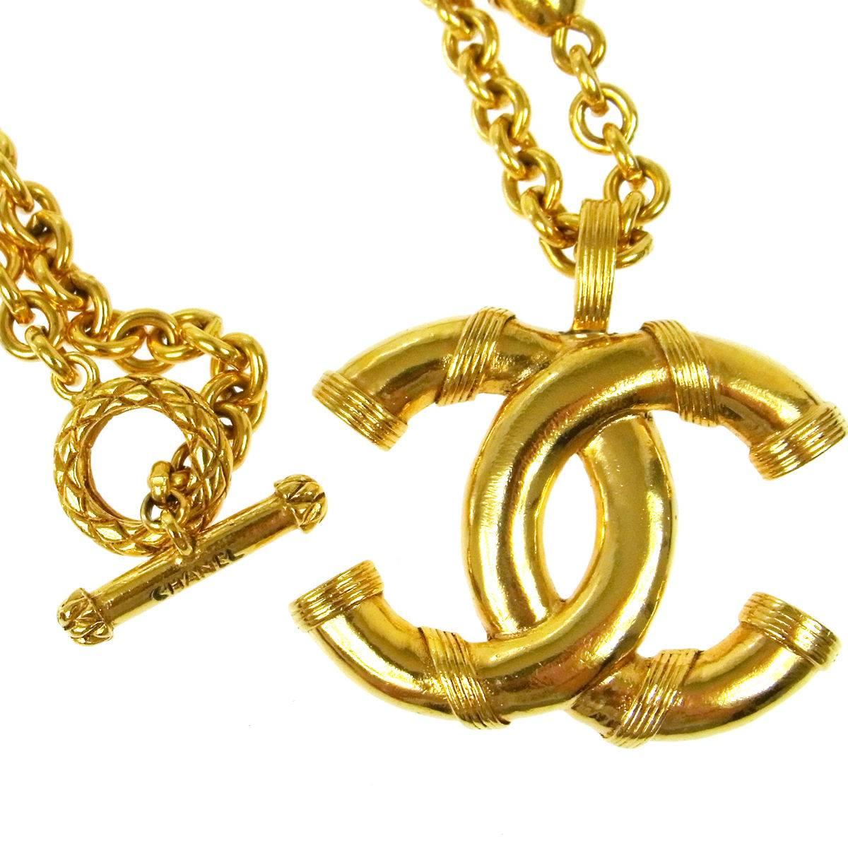 Chanel Vintage Gold Large CC Charm Medallion Chain Long Drape Necklace   In Excellent Condition In Chicago, IL