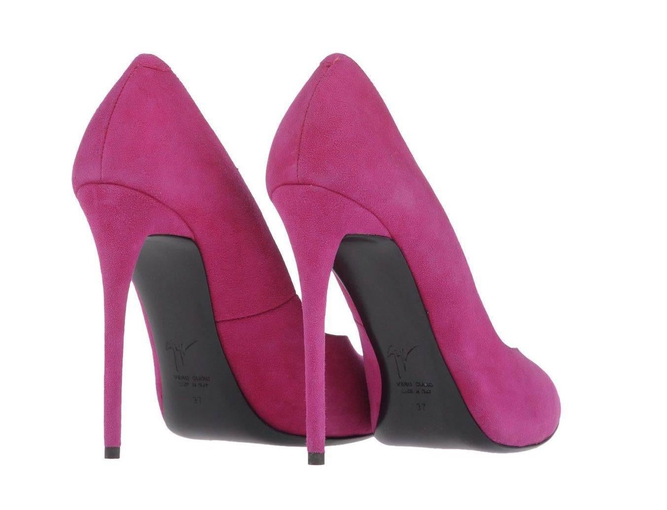 CURATOR'S NOTES

Giuseppe Zanotti New Magenta Pink Fuchsia Suede High Heels Pumps in Box 

Size IT 36
Suede 
Slip on
Made in France
Heel height 4.5"
Includes original Giuseppe Zanotti box
