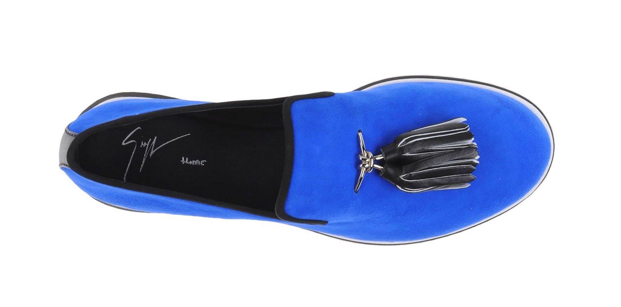CURATOR'S NOTES

Giuseppe Zanotti Men's New Blue Suede Loafers Smoking Slippers in Box 

Size IT 41 (US 8)
Suede 
Leather
Slide on
Rubber sole
Made in Italy
Heel height ~0.75"
Includes original Giuseppe Zanotti box