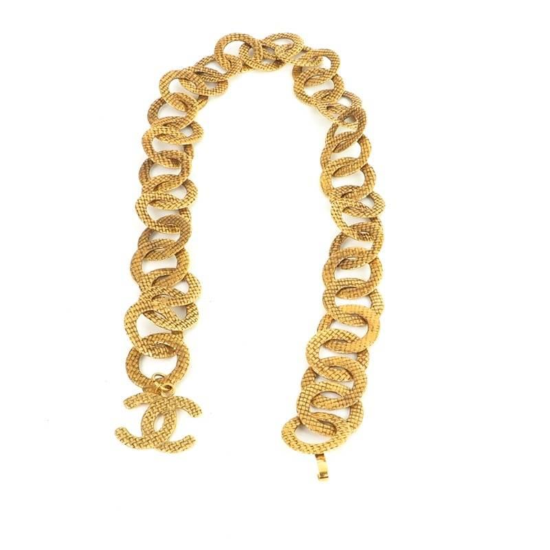 Women's Chanel Vintage Rare Large Gold Textured Link Charm Waist Belt / Necklace 