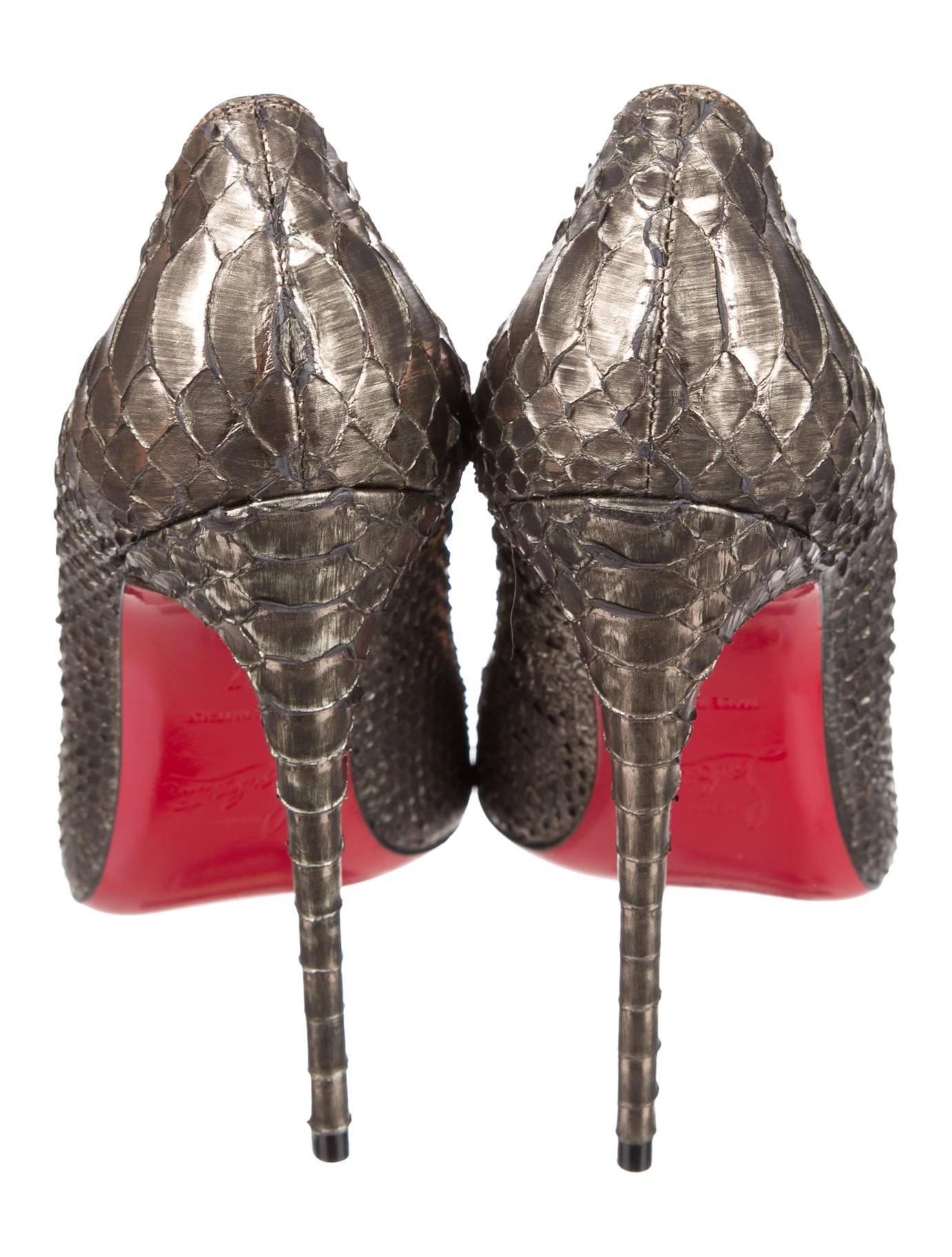 Christian Louboutin New Sold Out Python Snakeskin So Kate High Heels Pumps W/Box In New Condition In Chicago, IL