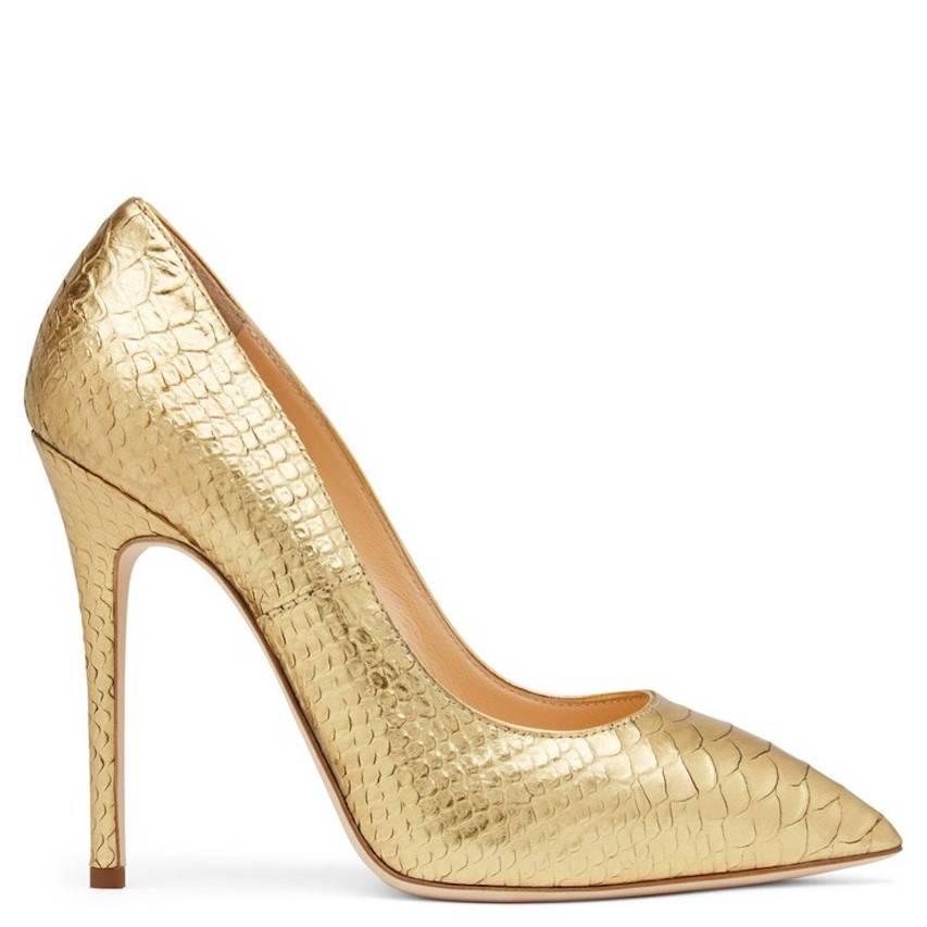 LAST PAIR!  Giuseppe Zanotti New Gold Python Snake Embossed High Heels Pumps in Box

Size IT 36
Leather
Slip on 
Made in Italy
Heel height 4.25"
Includes original Giuseppe Zanotti box