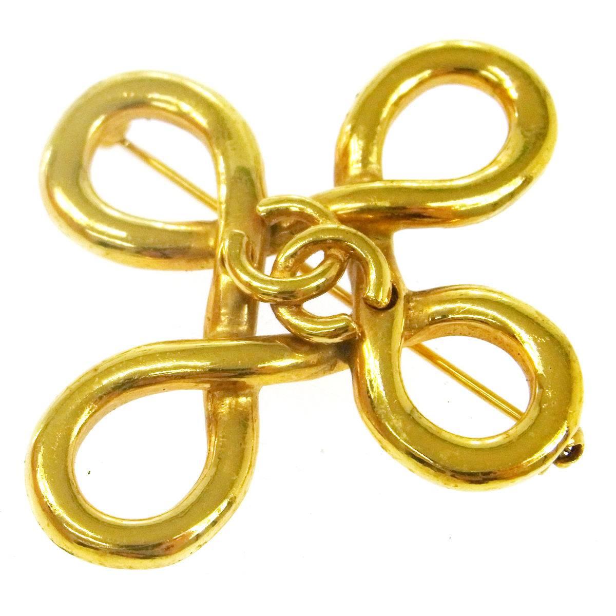 Chanel Vintage Gold Loop Evening Charm Pin Brooch In Good Condition In Chicago, IL