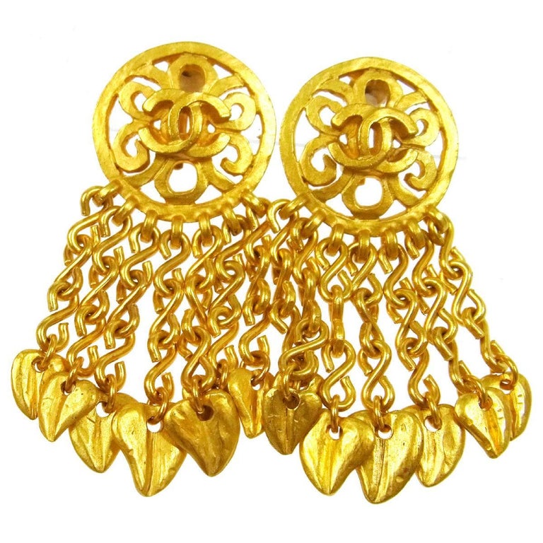 Chanel Vintage Gold Metal Charm Chain Dangle Drop Chandelier Evening Chanel Vintage Gold Metal Charm Chain Dangle Drop Chandelier Evening Earrings For