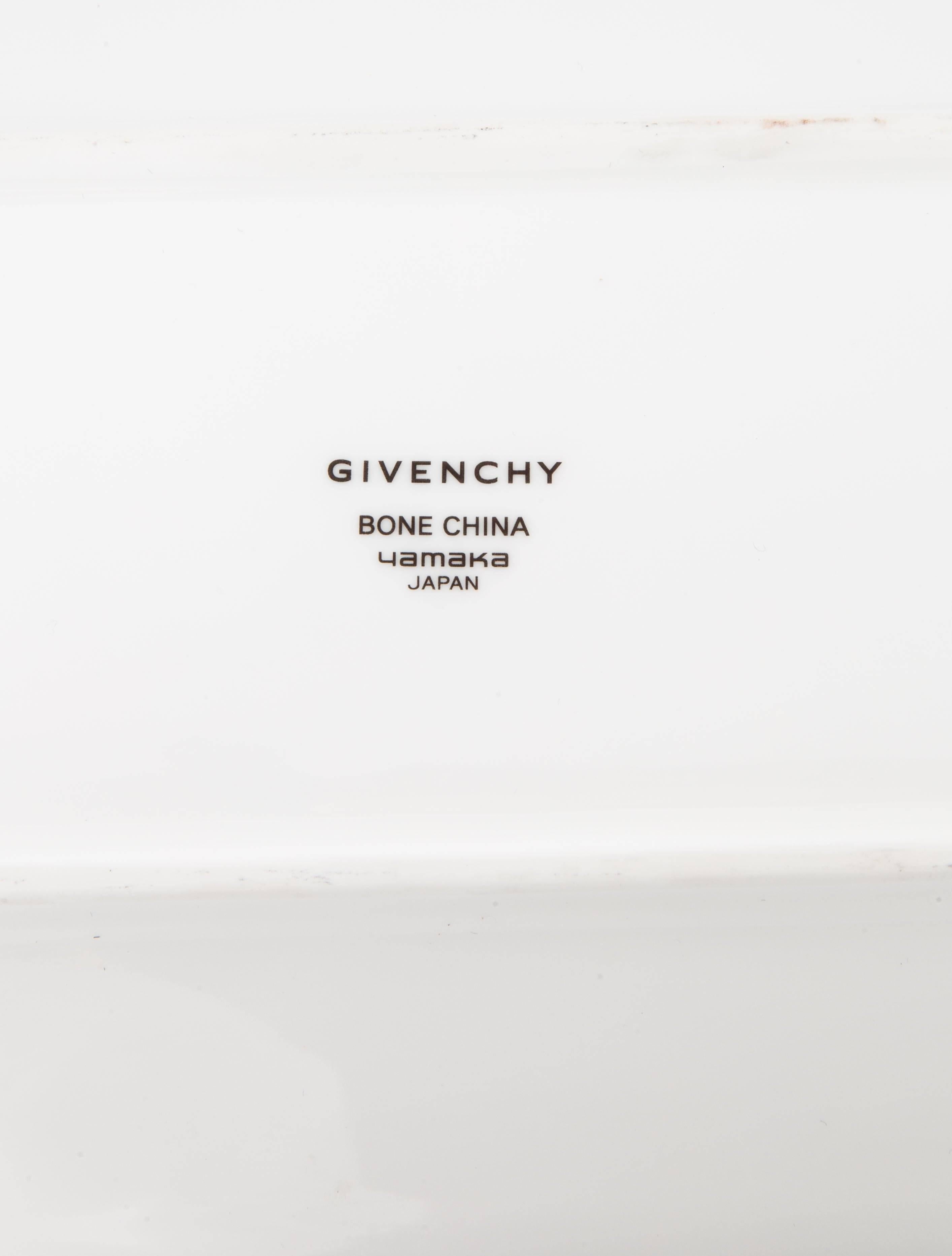 Givenchy White Porcelain Silver Triangle Table Desk Vanity Jewelry Plate Tray In Good Condition In Chicago, IL