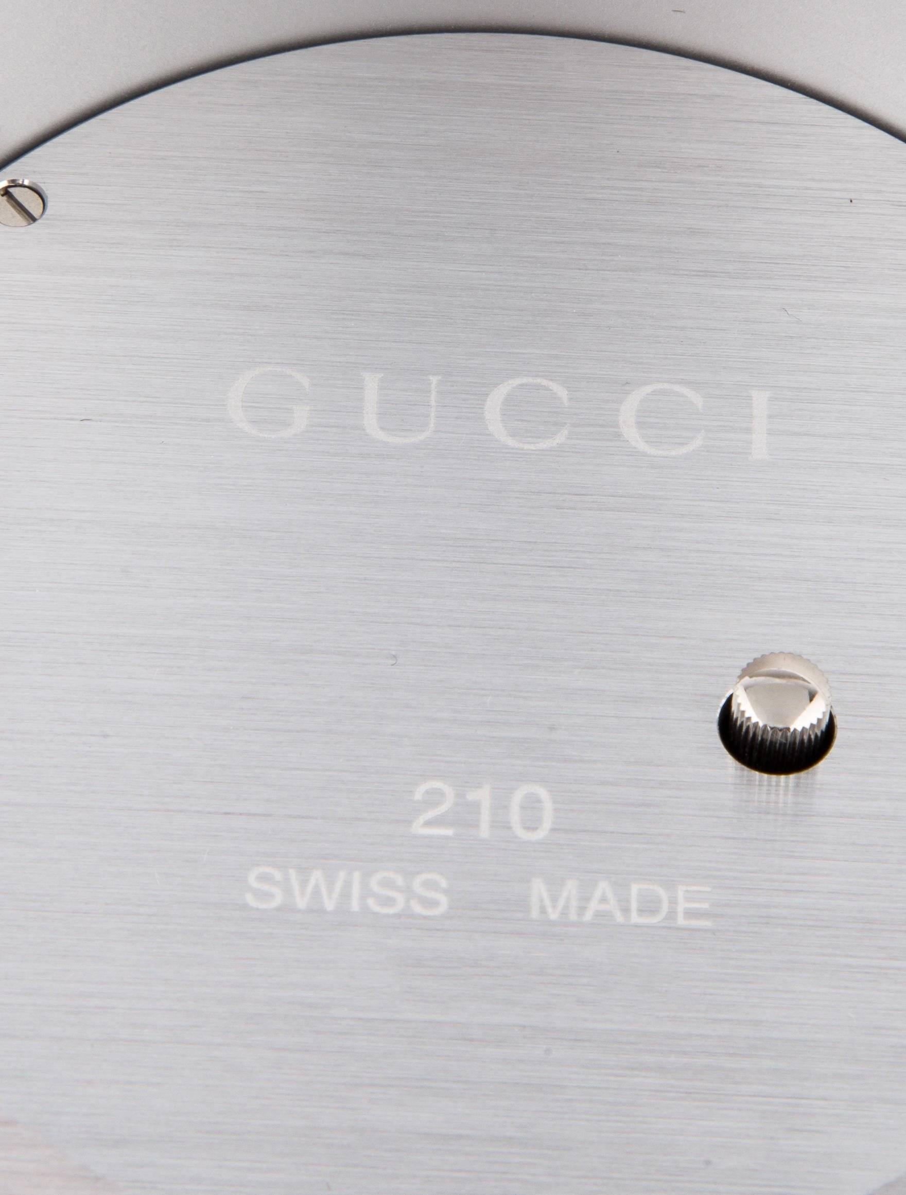 Gucci New Men's Silver Stainless Steel Table Desk Clock in Box In New Condition In Chicago, IL