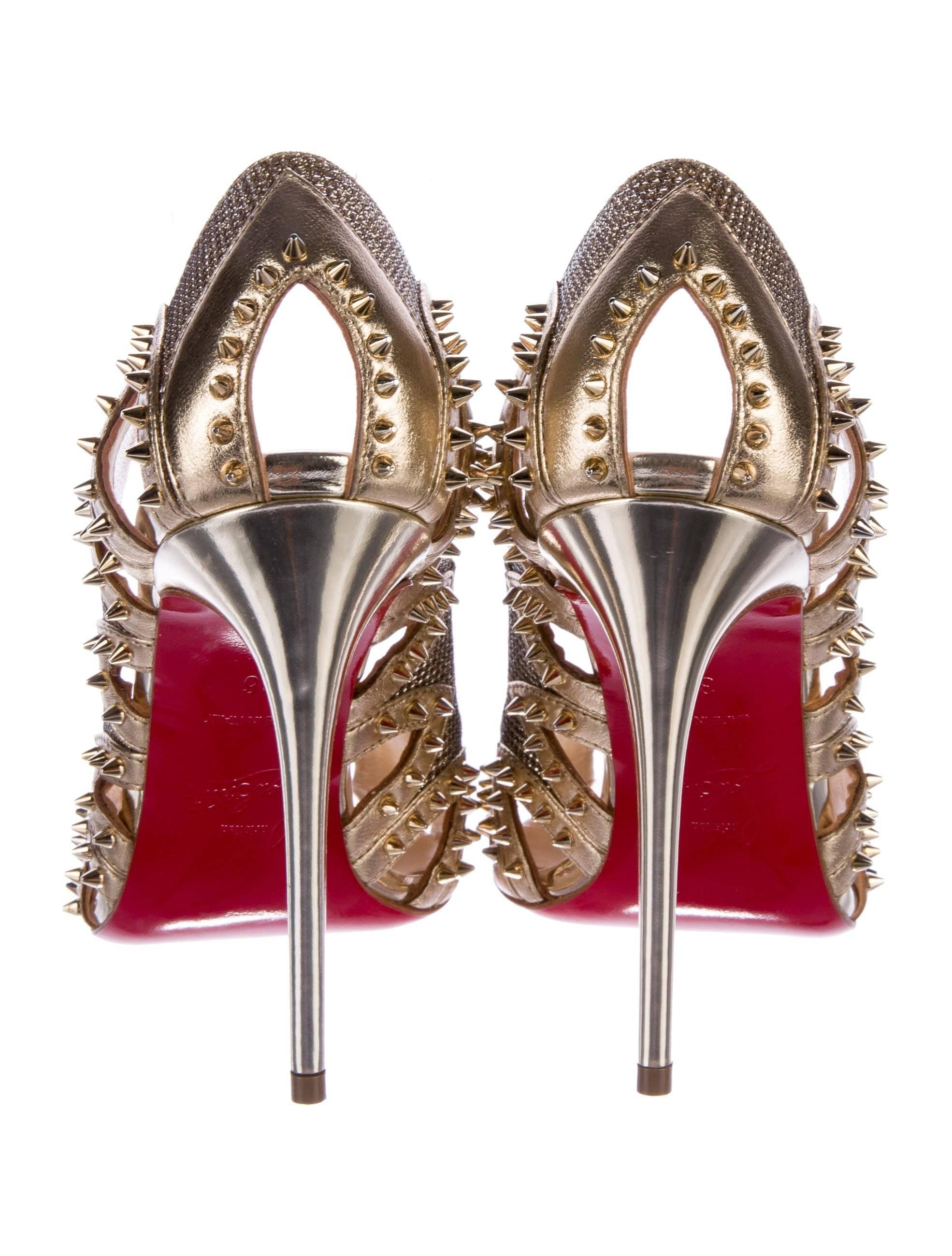 Christian Louboutin New Sold Out Gold Leather Stud Evening Heels Pumps in Box In New Condition In Chicago, IL
