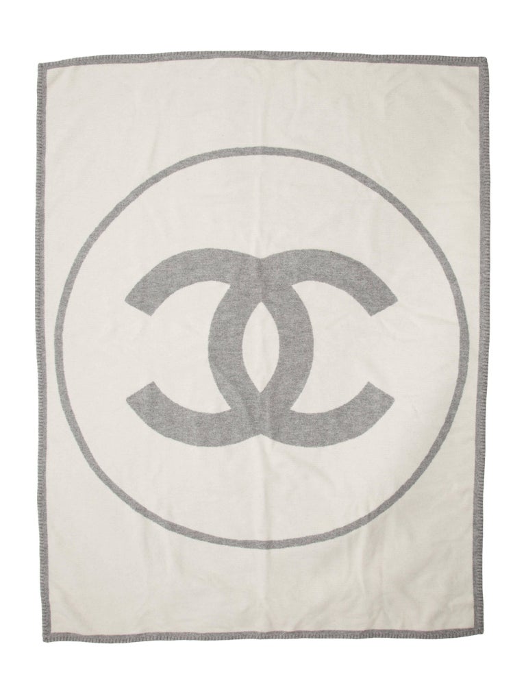 Chanel Excellent Gray Ivory Cashmere Home Couch Chair Wool Logo Throw  Blanket at 1stDibs