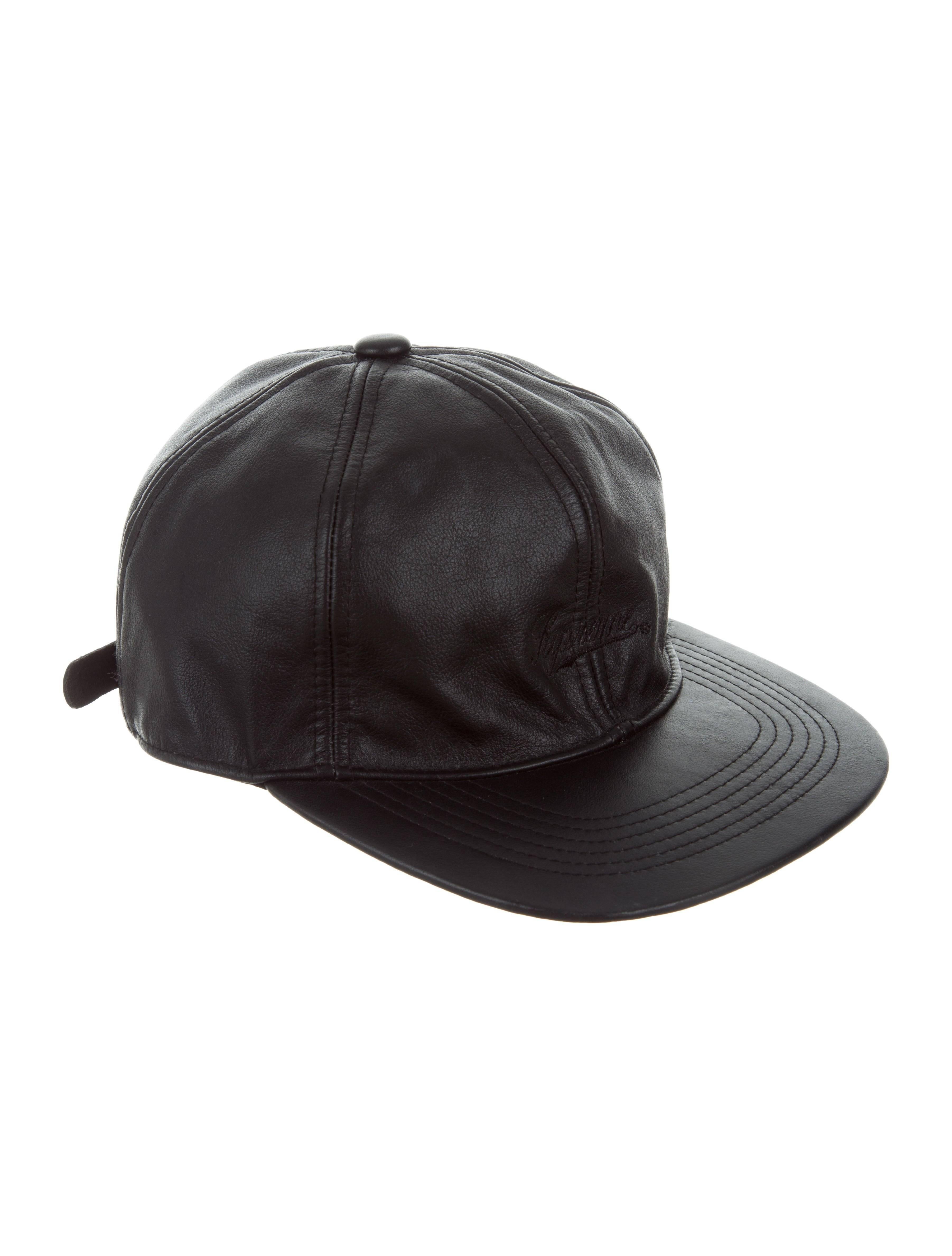 CURATOR'S NOTES

Supreme Black Leather Men's Women's Baseball Cap Hat  

Leather
Embroidery
Clamp closure
Brim 2.75