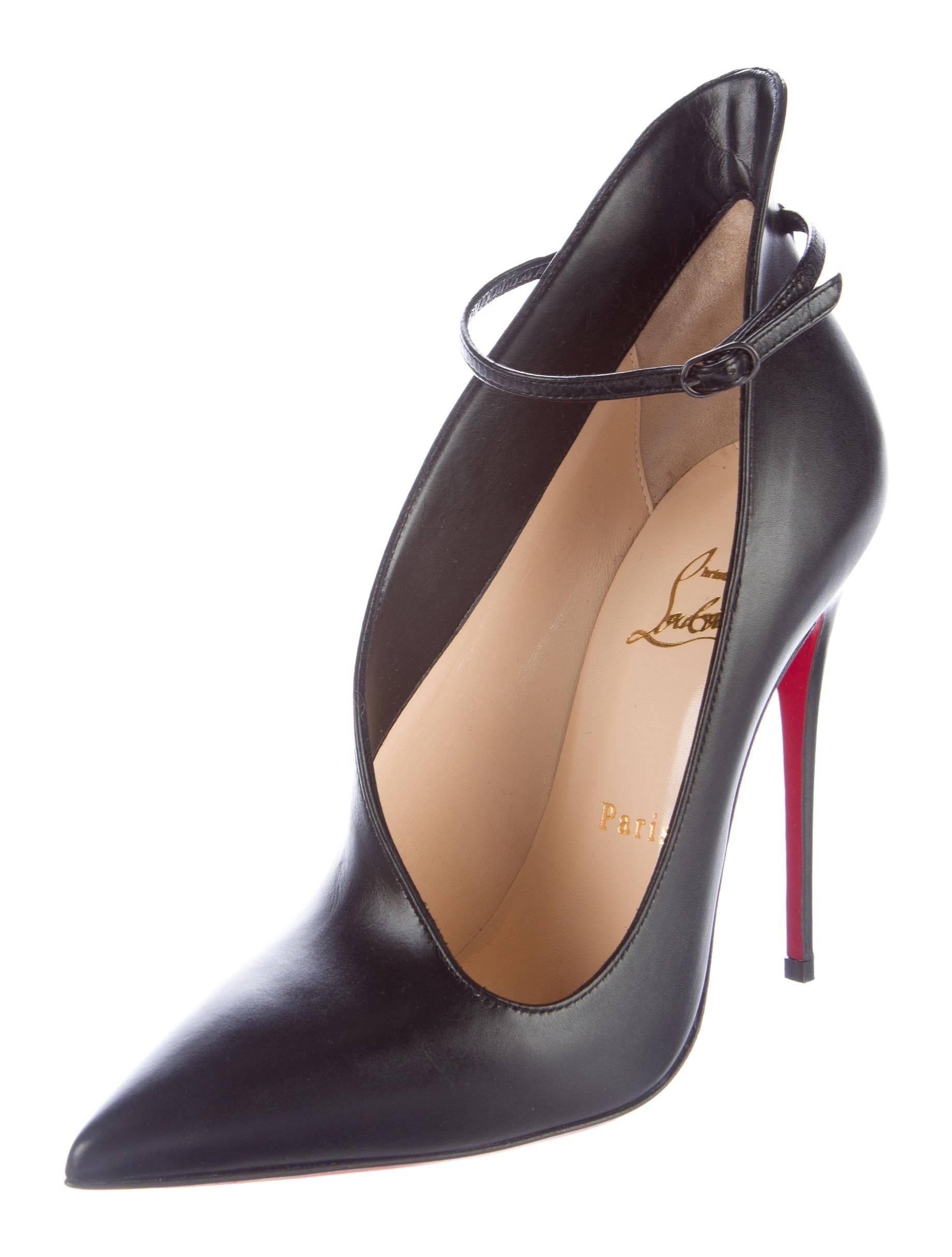 Christian Louboutin New Black Leather Ankle Boots Booties W/Box In New Condition In Chicago, IL
