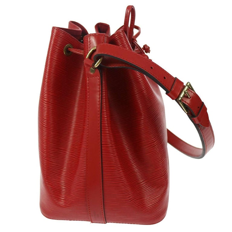 Louis Vuitton Red Leather Drawstring Bucket Hobo Tote Shoulder Bag For Sale at 1stdibs