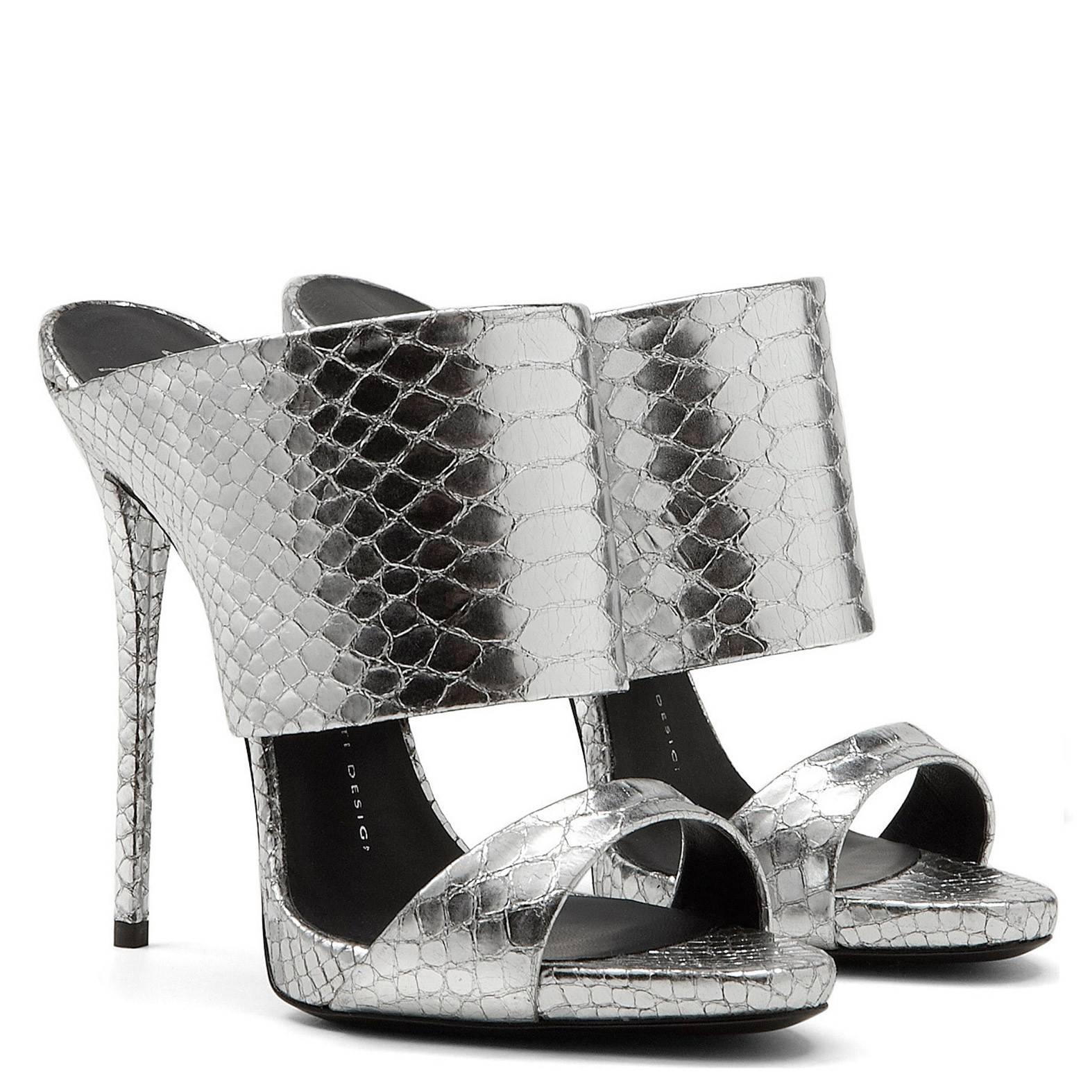  Giuseppe Zanotti New Sold Out Silver Slide In Evening High Heels Sandals in Box In New Condition In Chicago, IL