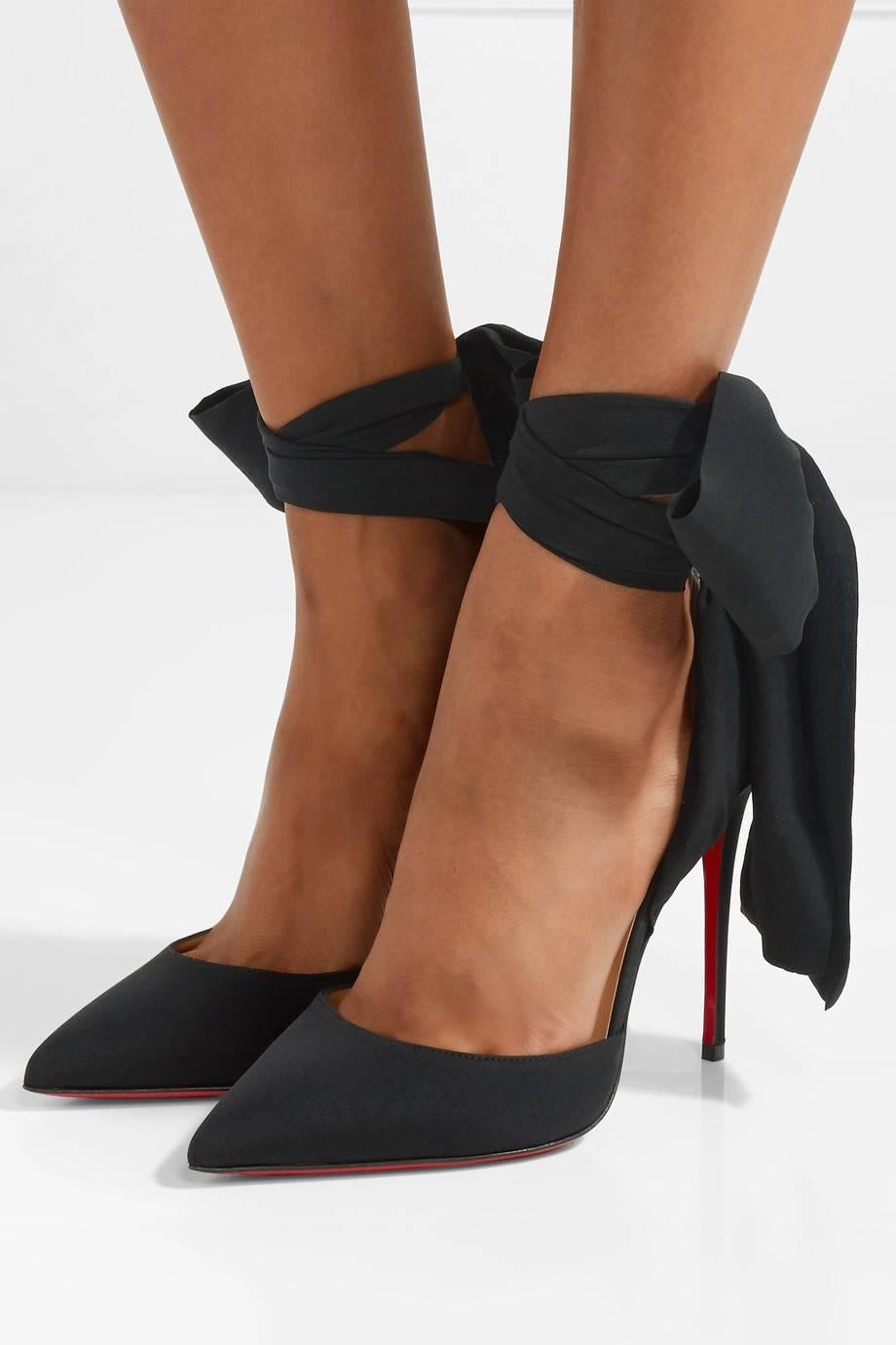 Christian Louboutin New Fabric Silk Crepe Wrap Around Evening Pumps Heels in Box

Size IT 36.5
Fabric
Silk crepe
Tie closure
Made in Italy
Heel height 4