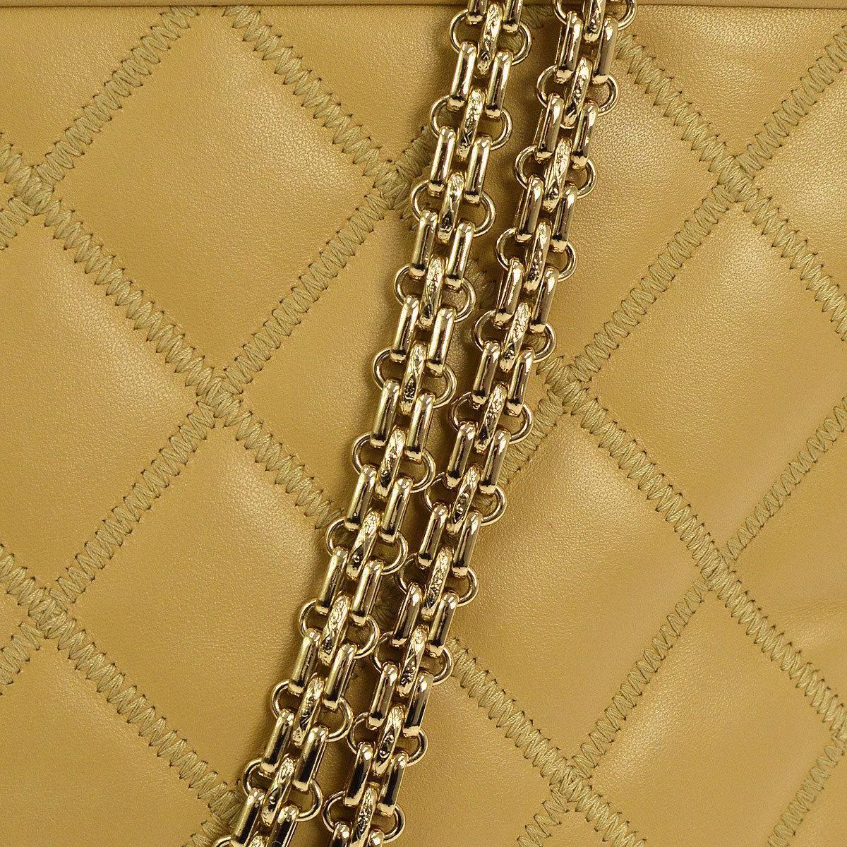 CURATOR'S NOTES

Chanel Lambskin Stitch Nude Tan Carryall Chain Top Handle Shoulder Tote Bag

Lambskin
Gold tone hardware
Woven lining
Date code present
Made in Italy
Shoulder strap drop 9"
Measures 12.5" W x 10" H x 4.25" D  