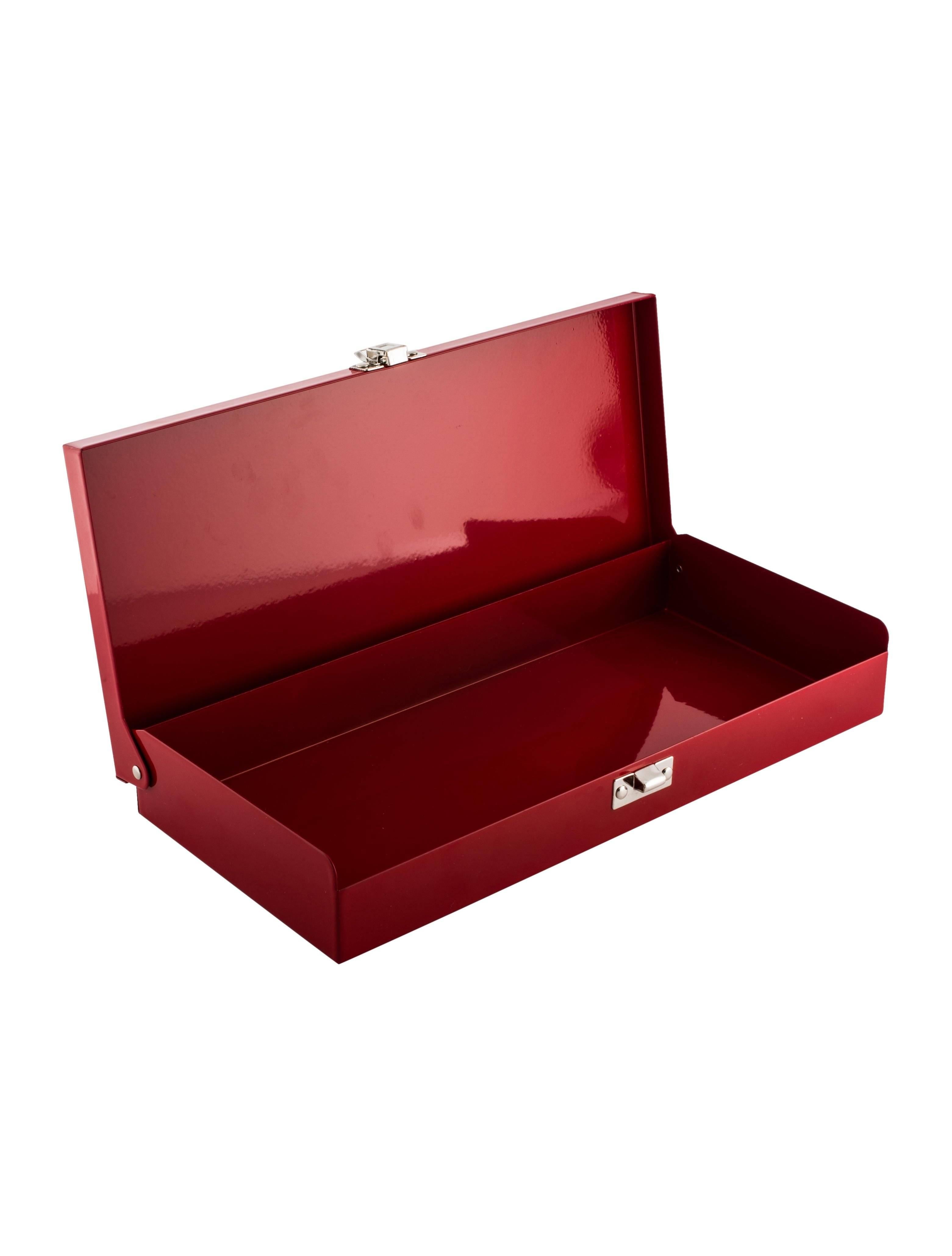 CURATOR'S NOTES

Supreme New Red Tool Box Men's Keepall Travel Decor Storage Keepsake Box Case

Metal
Silver tone hardware
Flip lock closure
Made in France
Measures 12.5