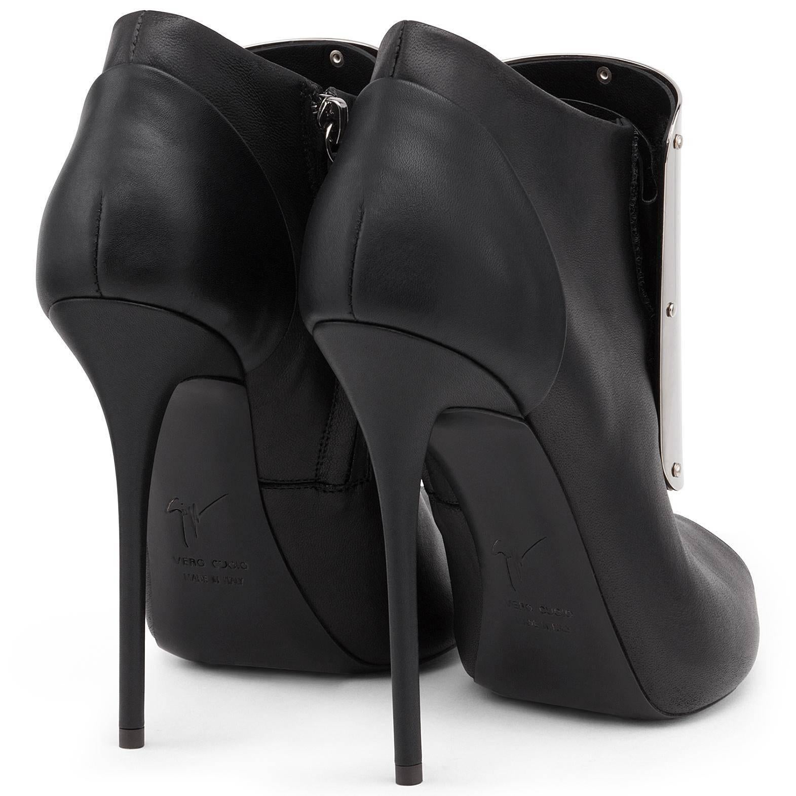 Giuseppe Zanotti New Black Leather Silver Metal Ankle Boots Heels in Box In New Condition In Chicago, IL
